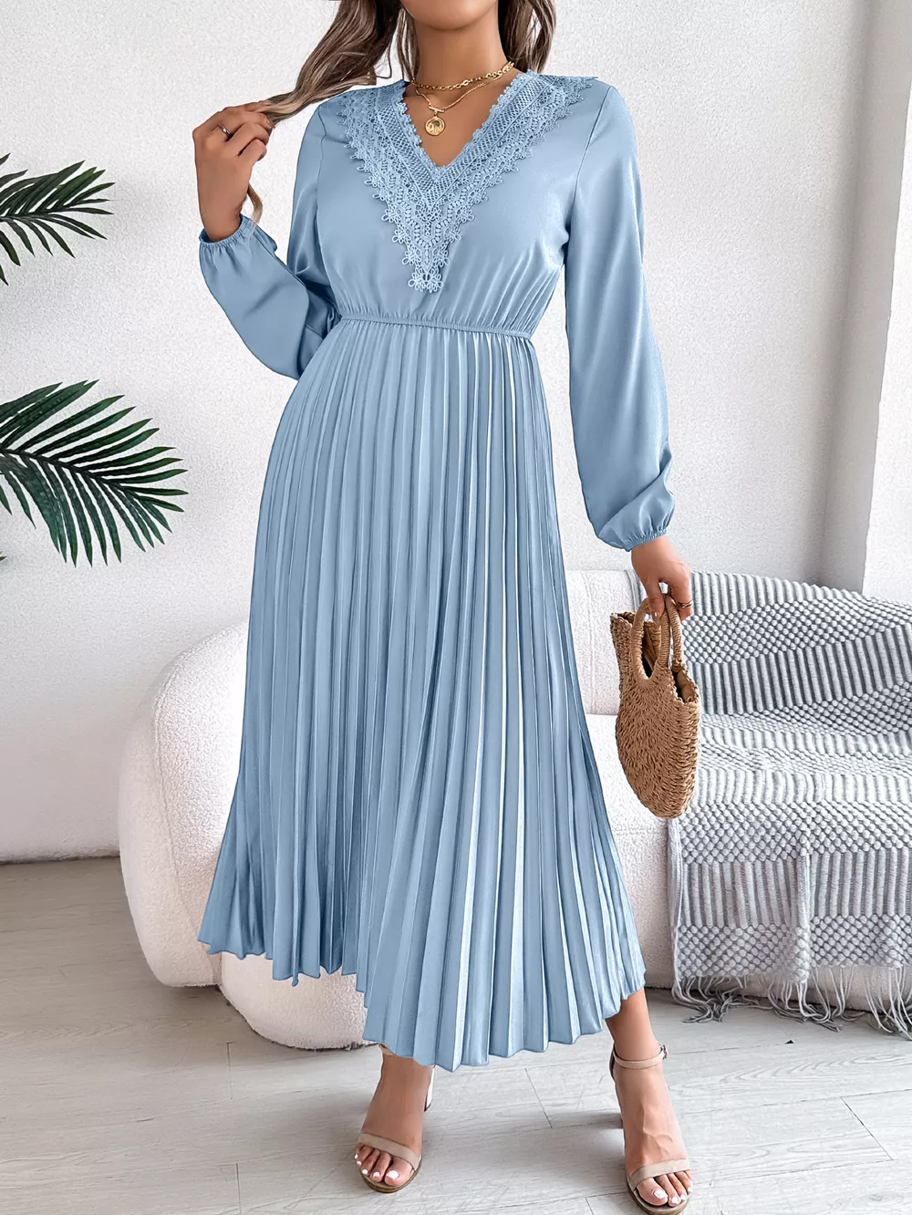 Lace Detail V-Neck Pleated Dress, image 13