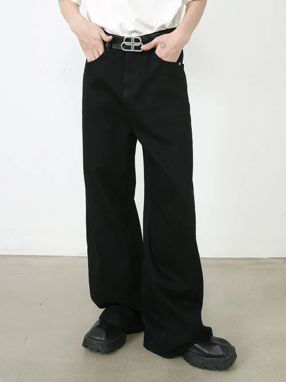Men's Mid Rise Wide Leg Jeans