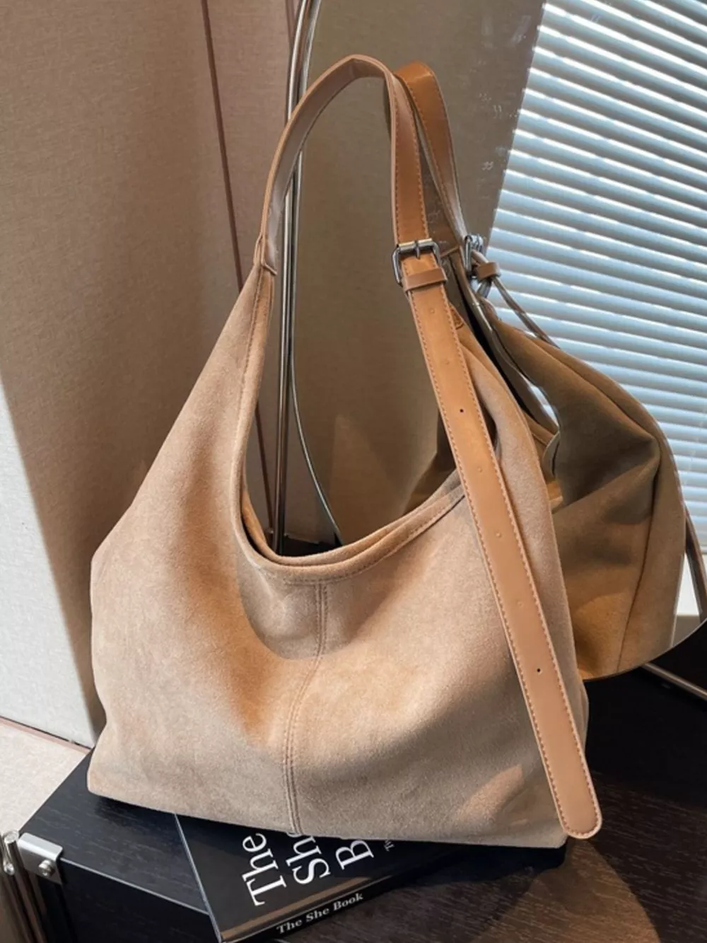 Lightweight Adjustable Strap Handbag, image 4