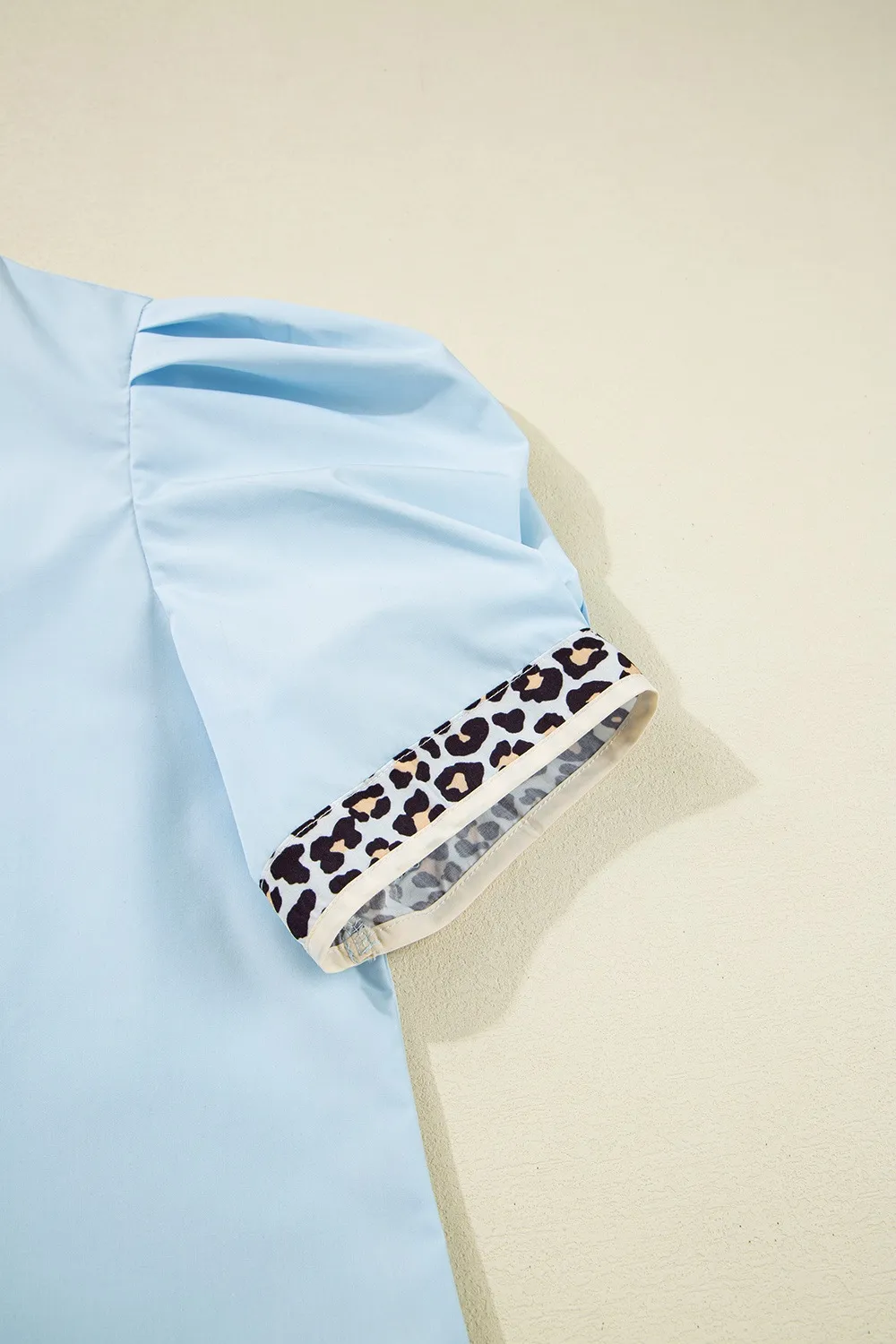Contrast Leopard Trim Split Neck Puff Sleeve Blouse, image 6