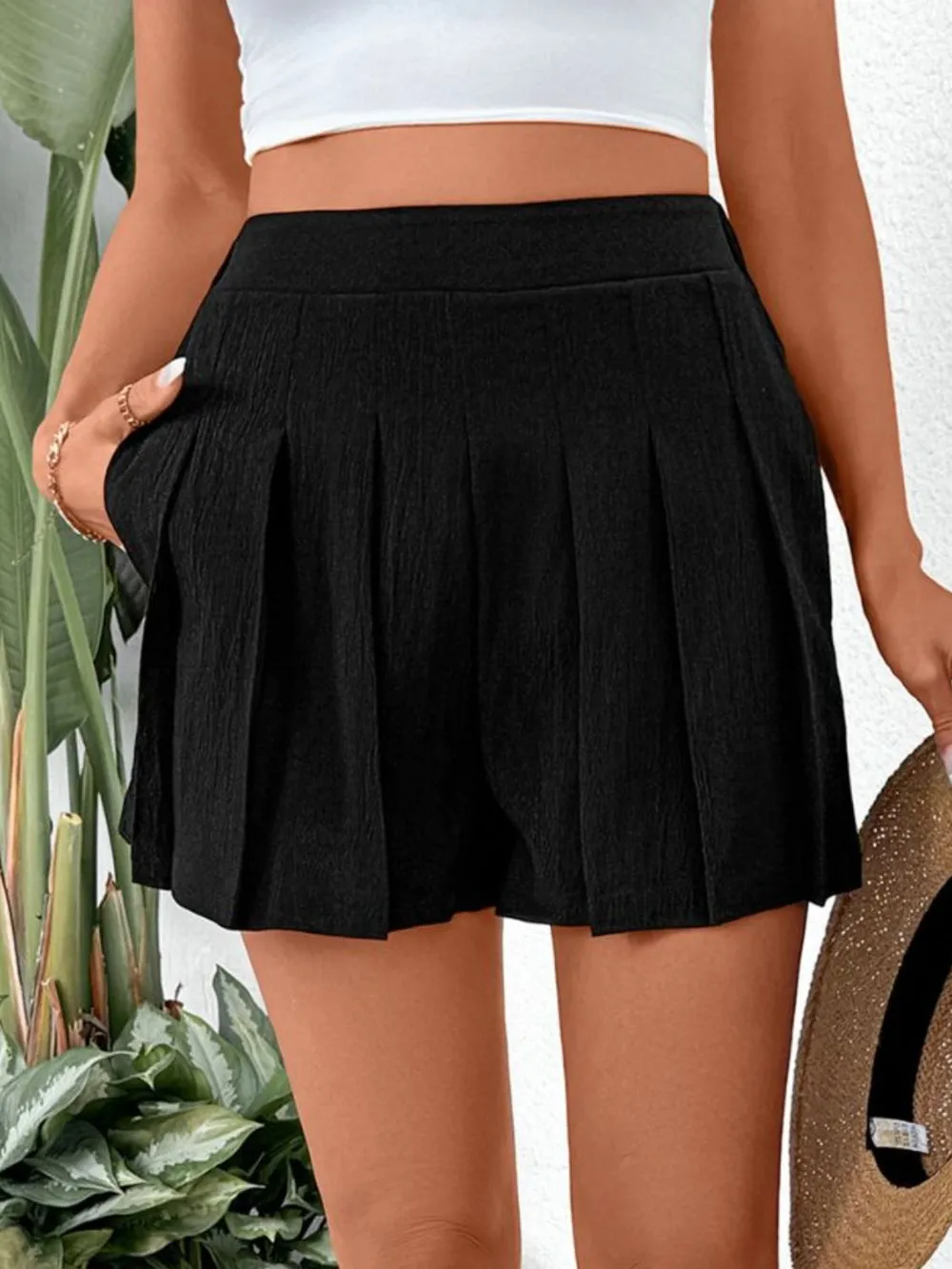 Pleated Shorts with Pockets, image 6
