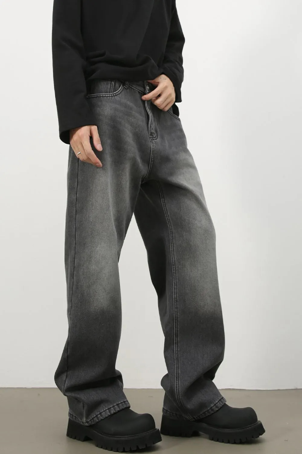 Men's Loose Fit Jeans with Pockets, image 2