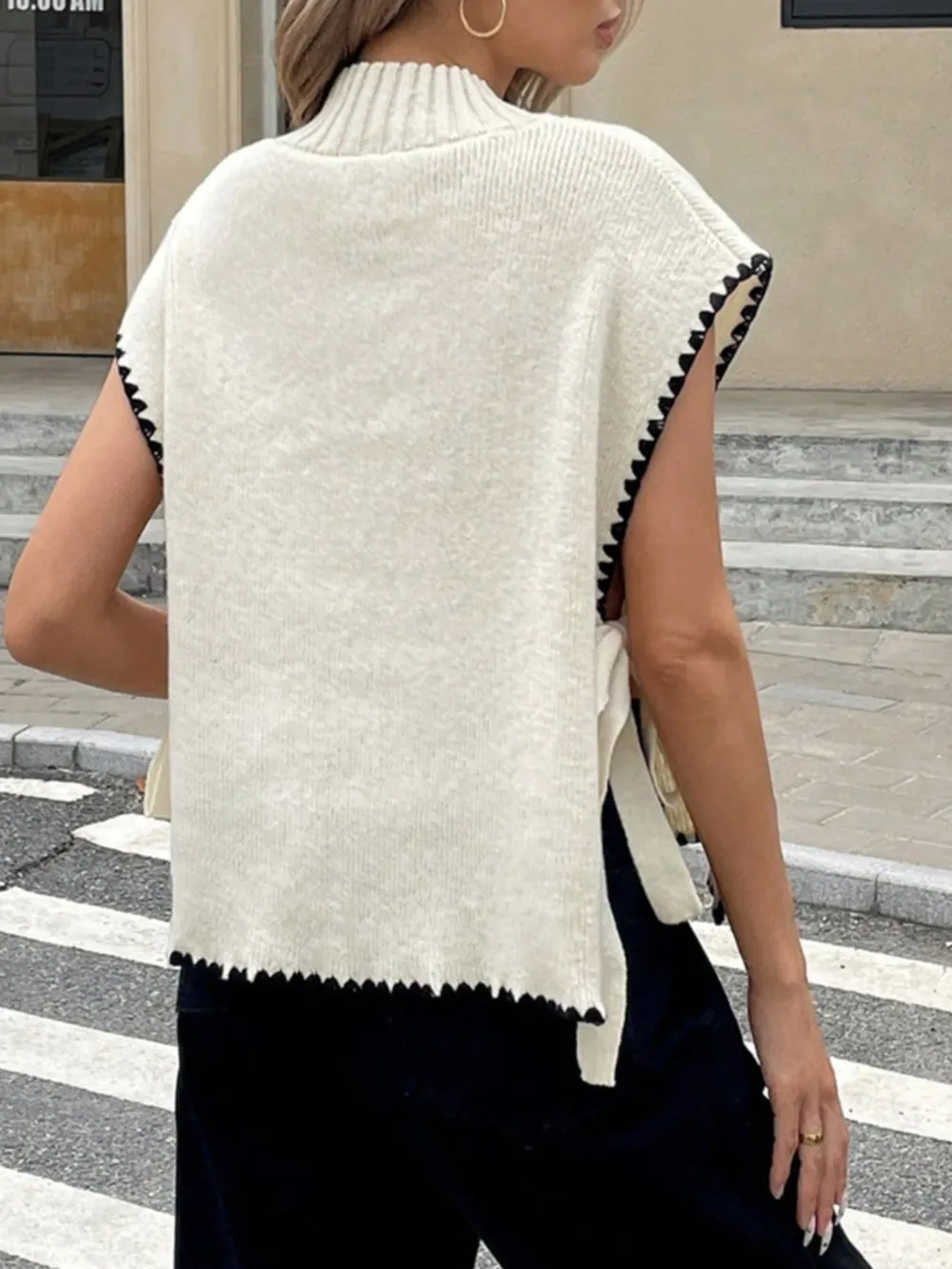 Ribbed Turtleneck Sweater Vest with Contrast Trim, image 4
