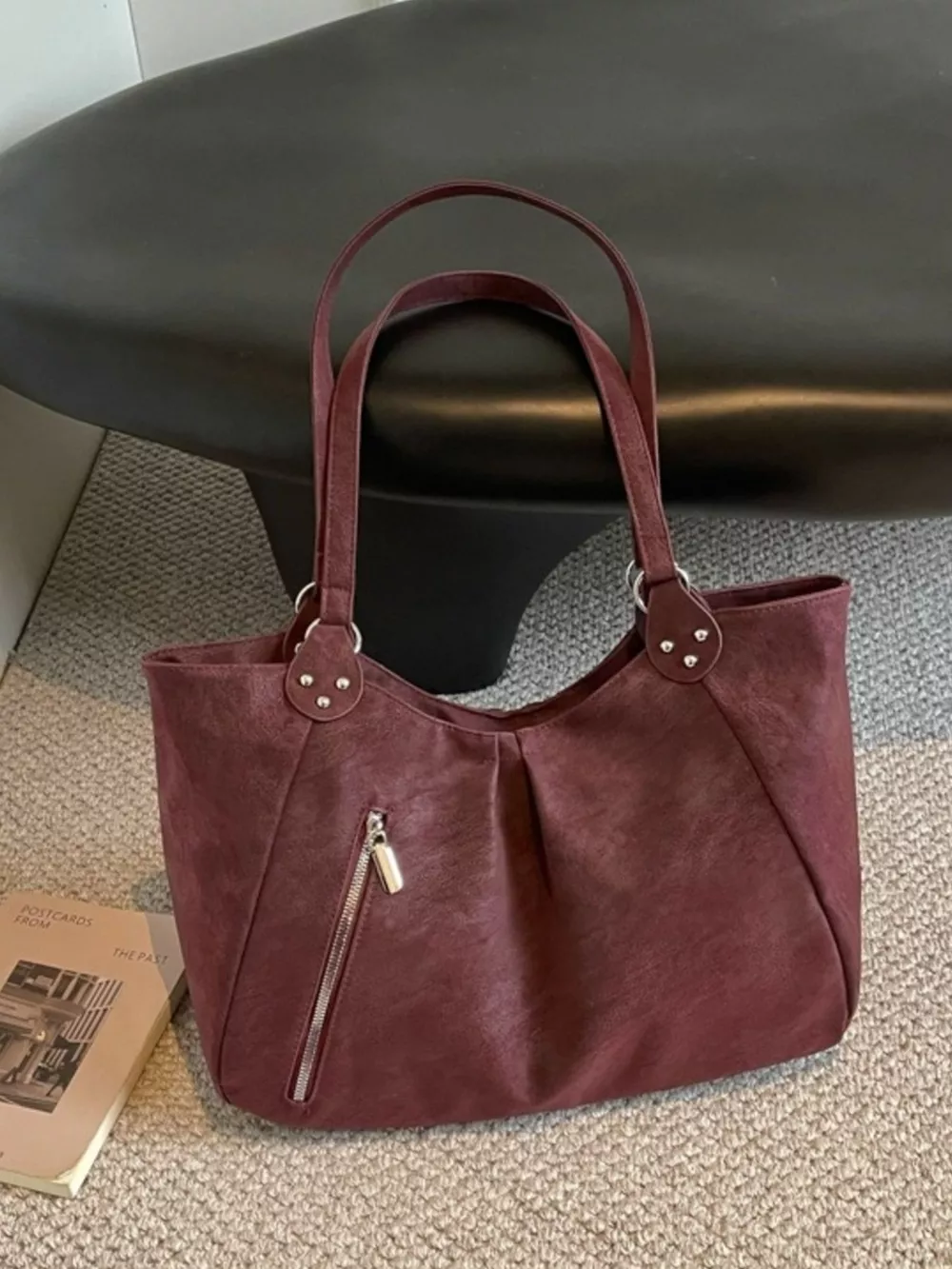 Zipper Detail Shoulder Bag