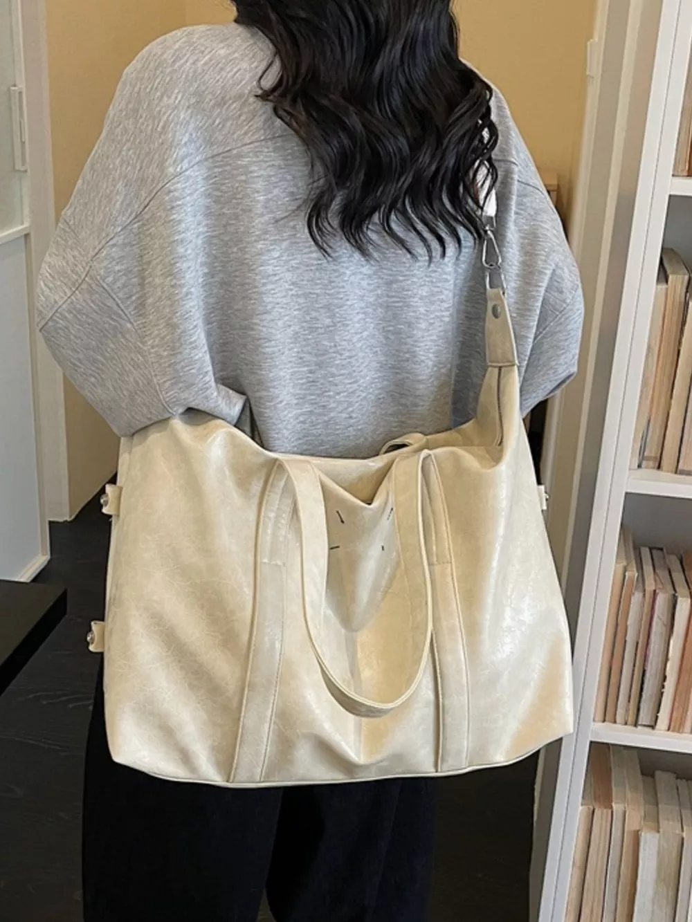 Vintage Style Leather Travel Bag, image 4
