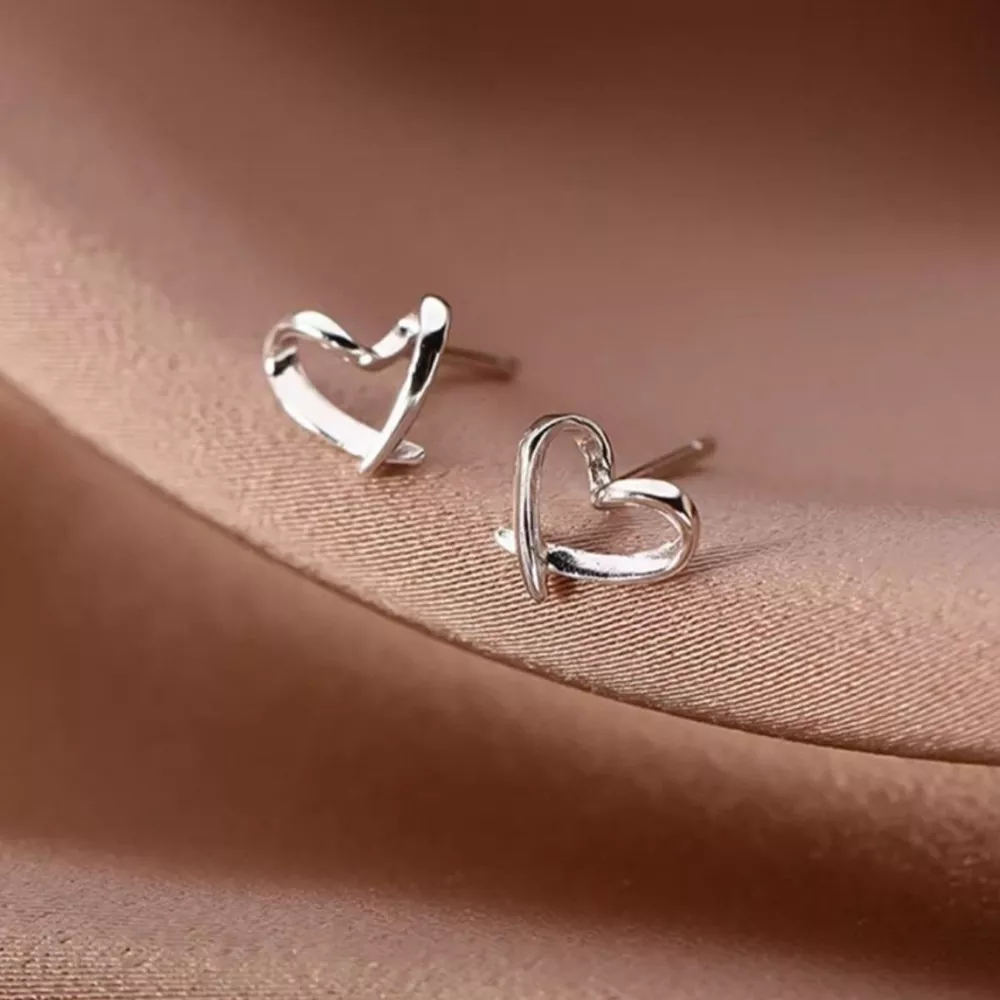 Heart-Shaped Stud Earrings, image 4