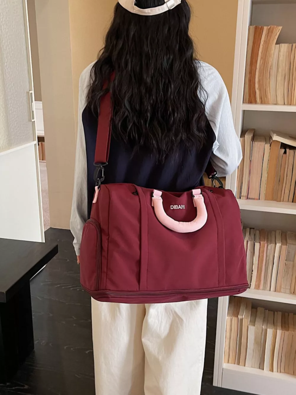 Durable Travel Duffel Bag with Comfortable Contrast Handle, image 2