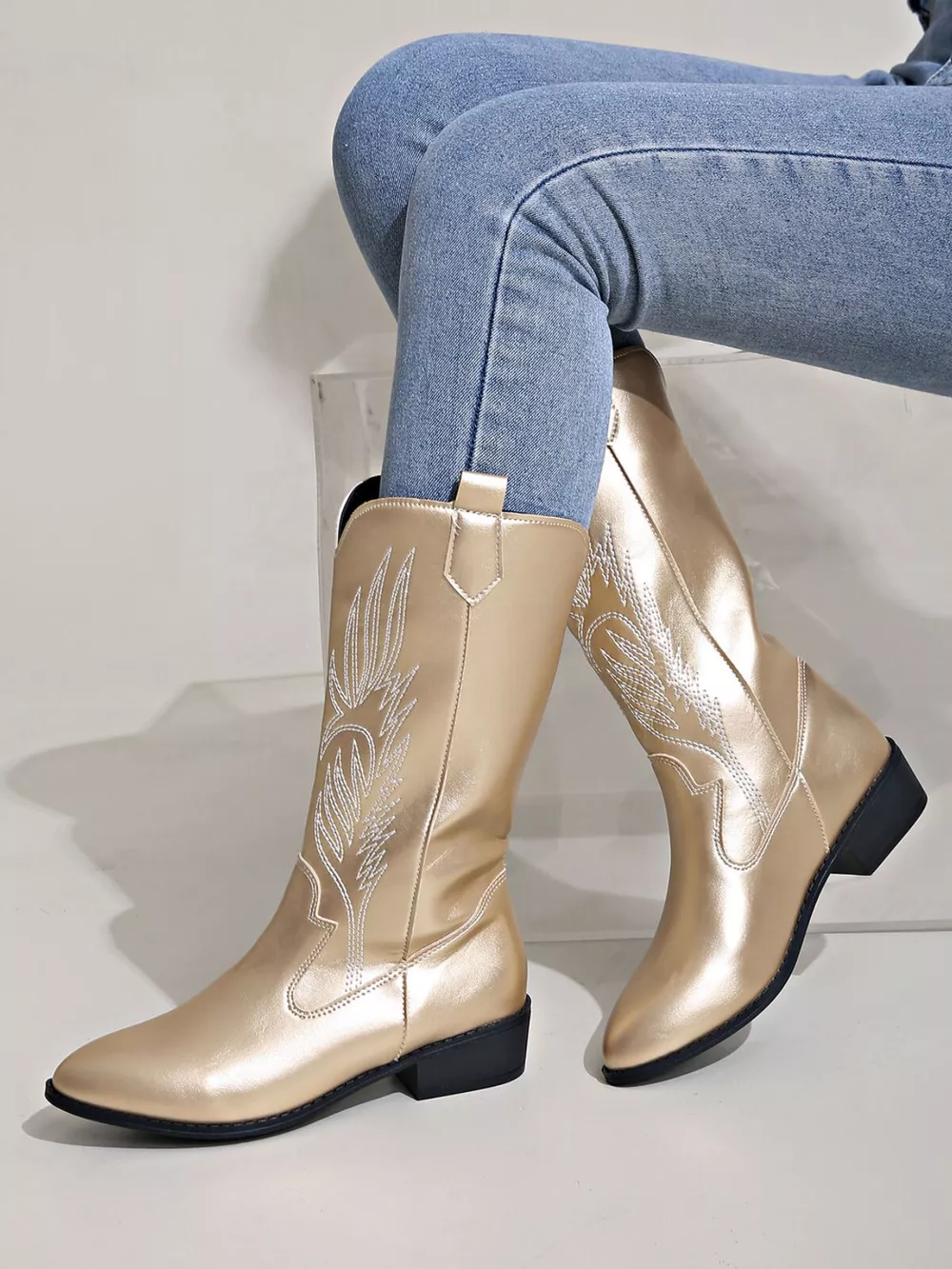 Embroidered Block Heels Boots