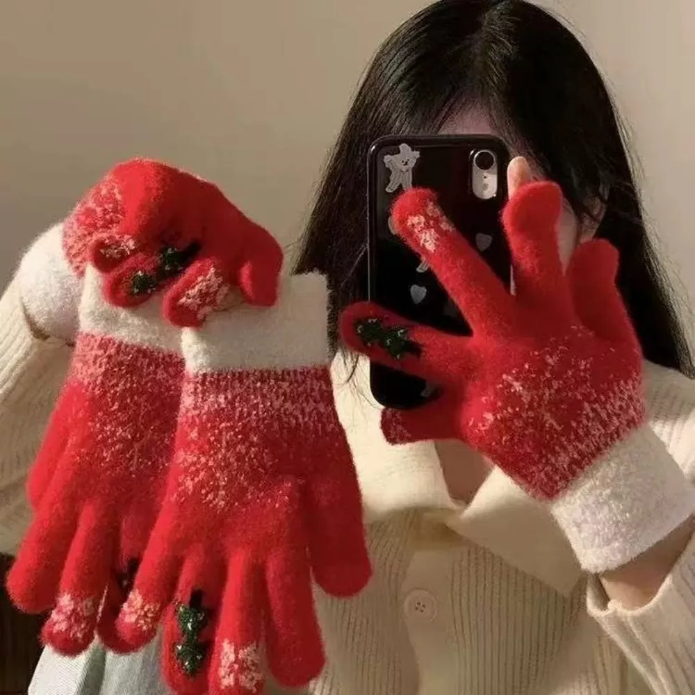 Knitted Snowflake Gloves, image 2