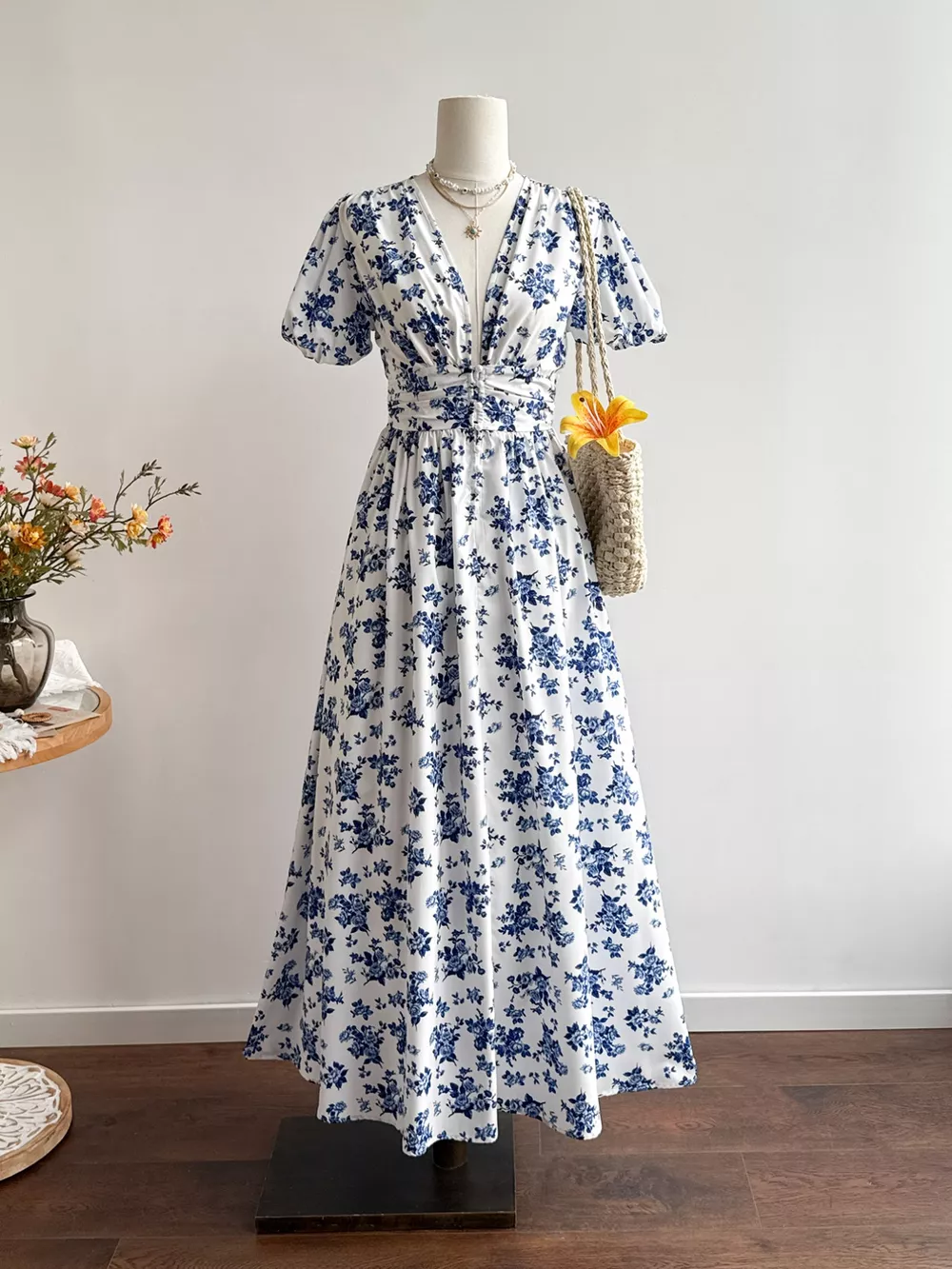 Floral Print V-Neck Puff Sleeve Dress, image 4