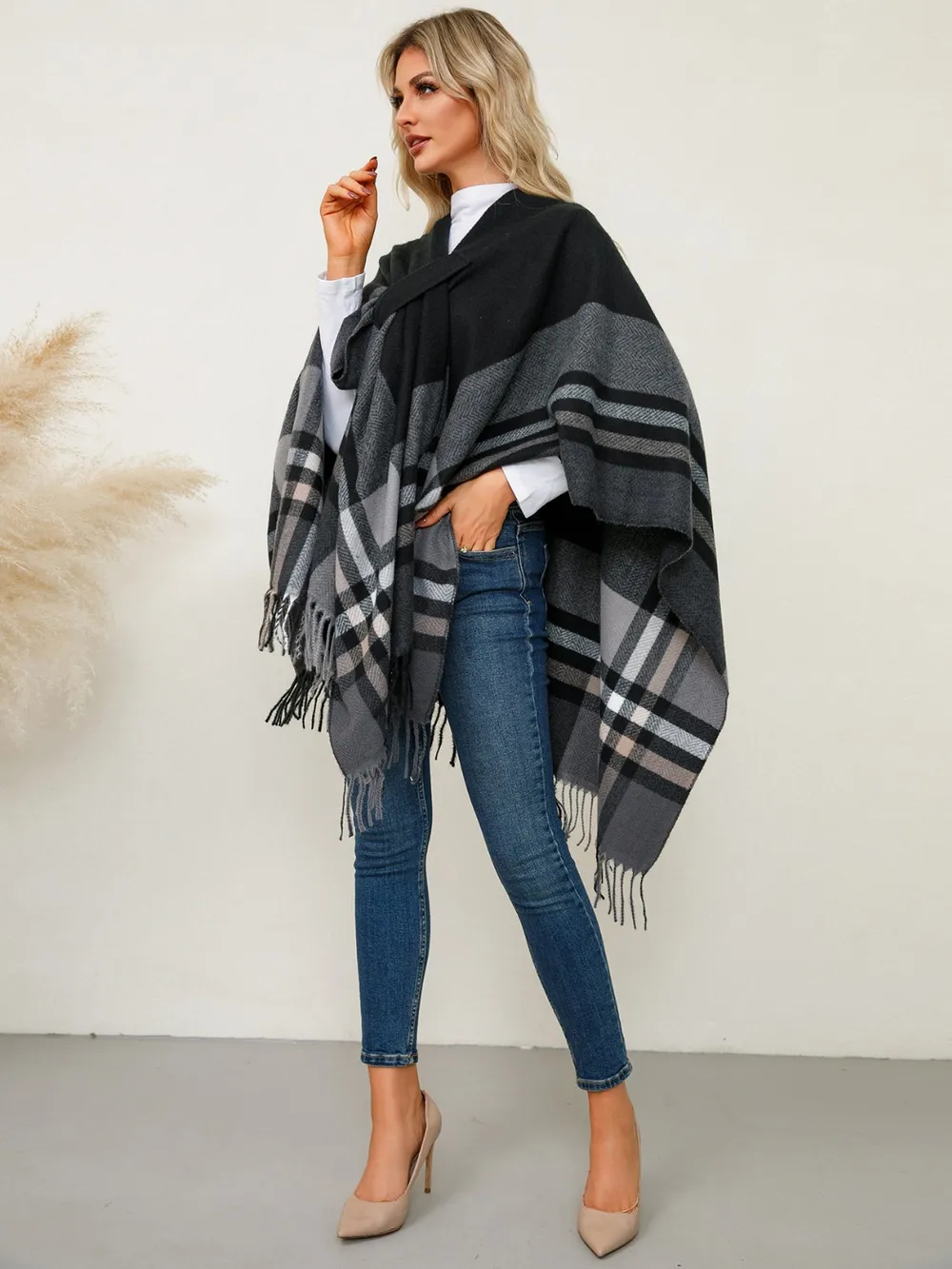 Fringe Contrast Plaid Poncho, image 12