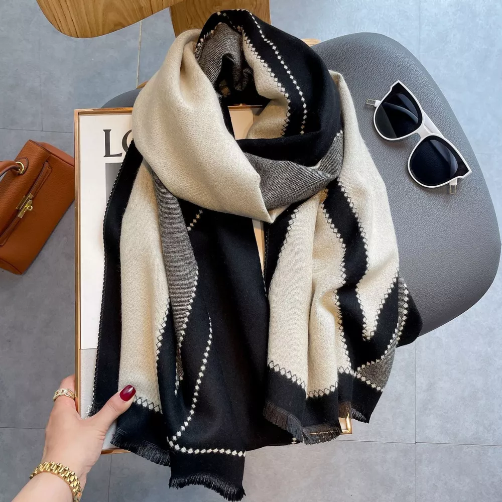 Raw Hem Contrast Scarf, image 3
