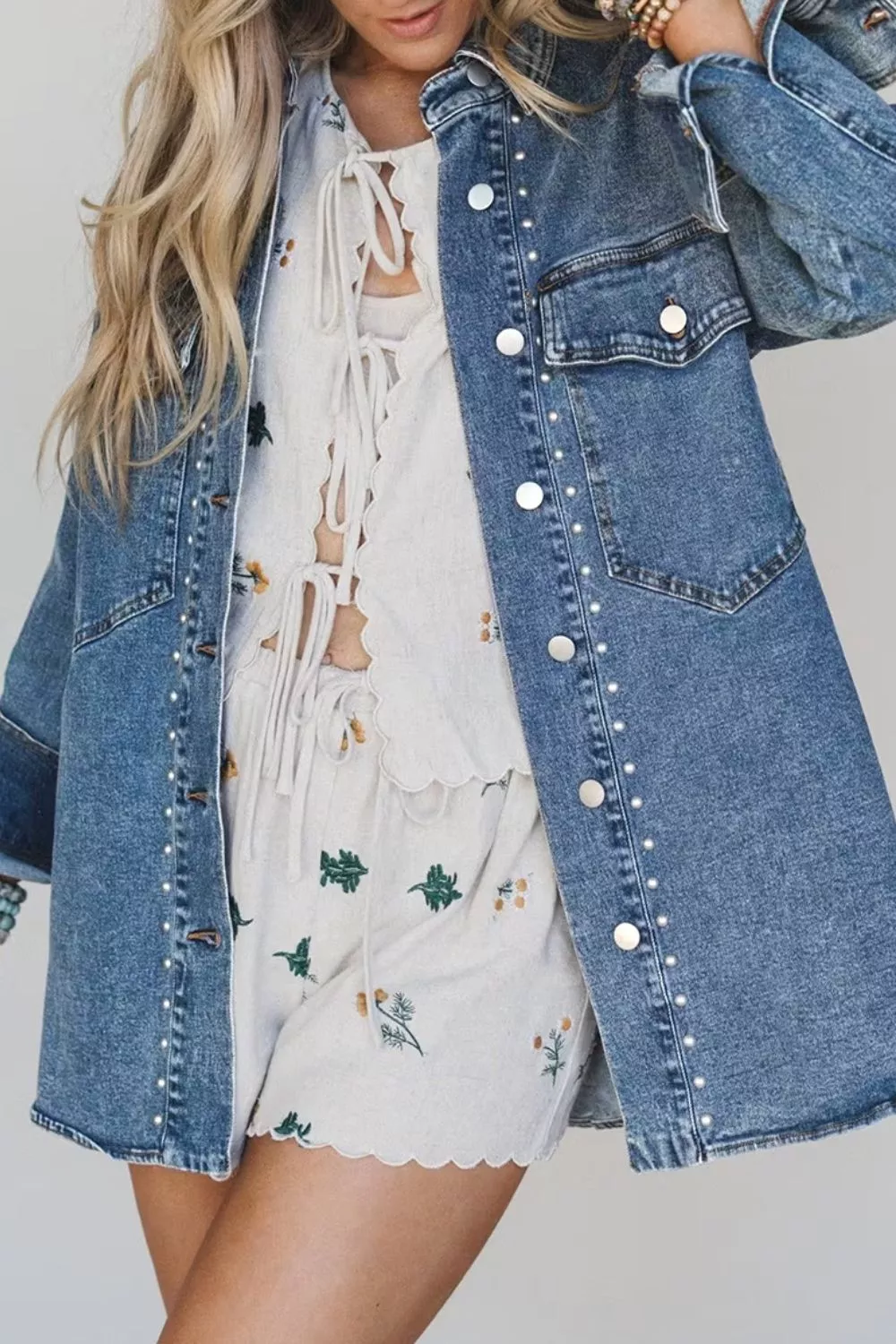 Rivet Embellished Western Style Regular Fit Long Sleeve Denim Jacket, image 3