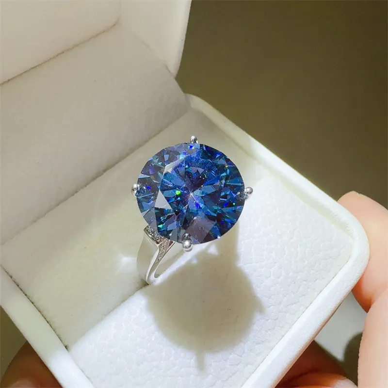 10 Carat 925 Sterling Silver Moissanite Ring, image 3