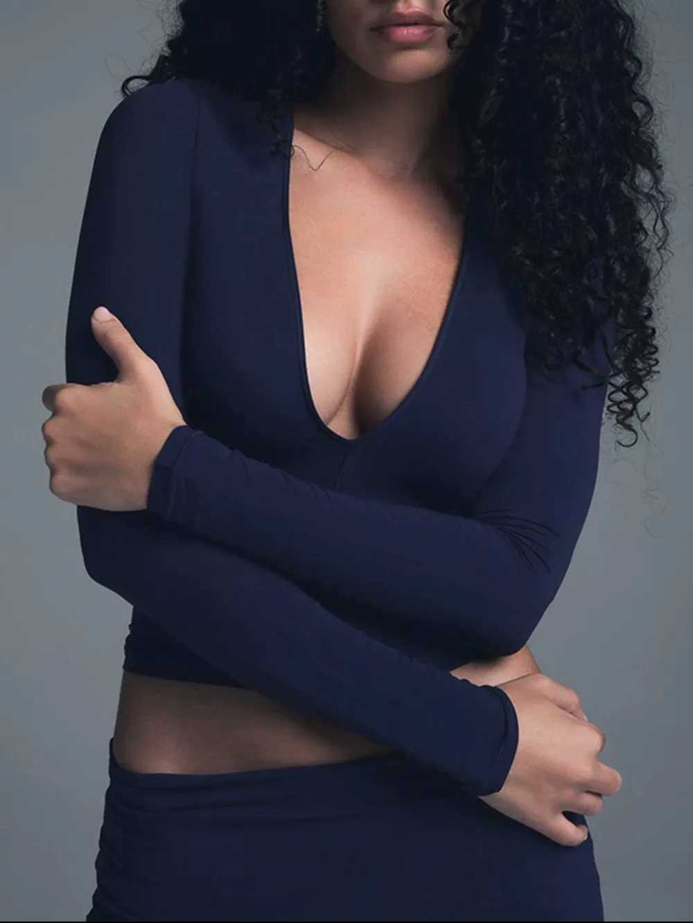 V-Neck Long Sleeve Crop T-Shirt, image 4