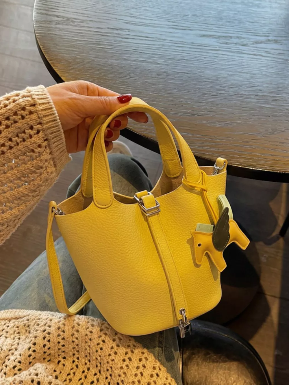 Adjustable Strap Bucket Bag, image 4