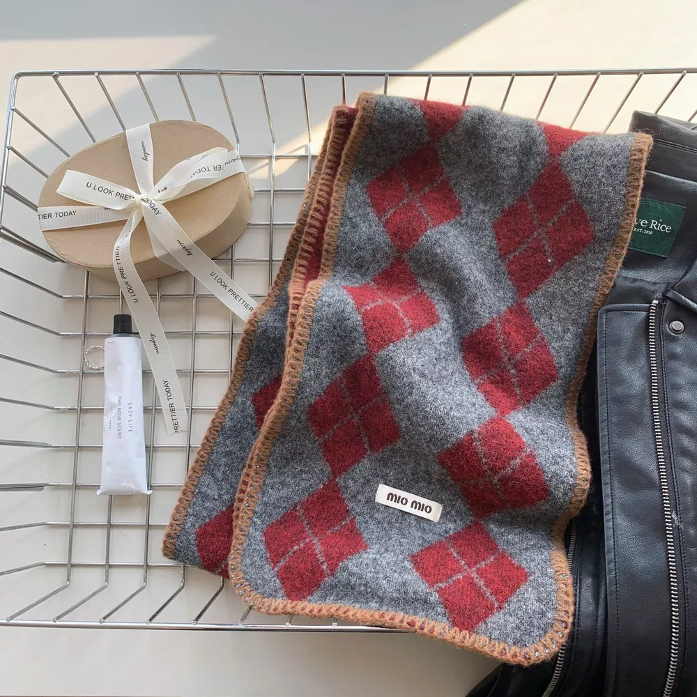 Argyle Pattern Warm Scarf, image 7