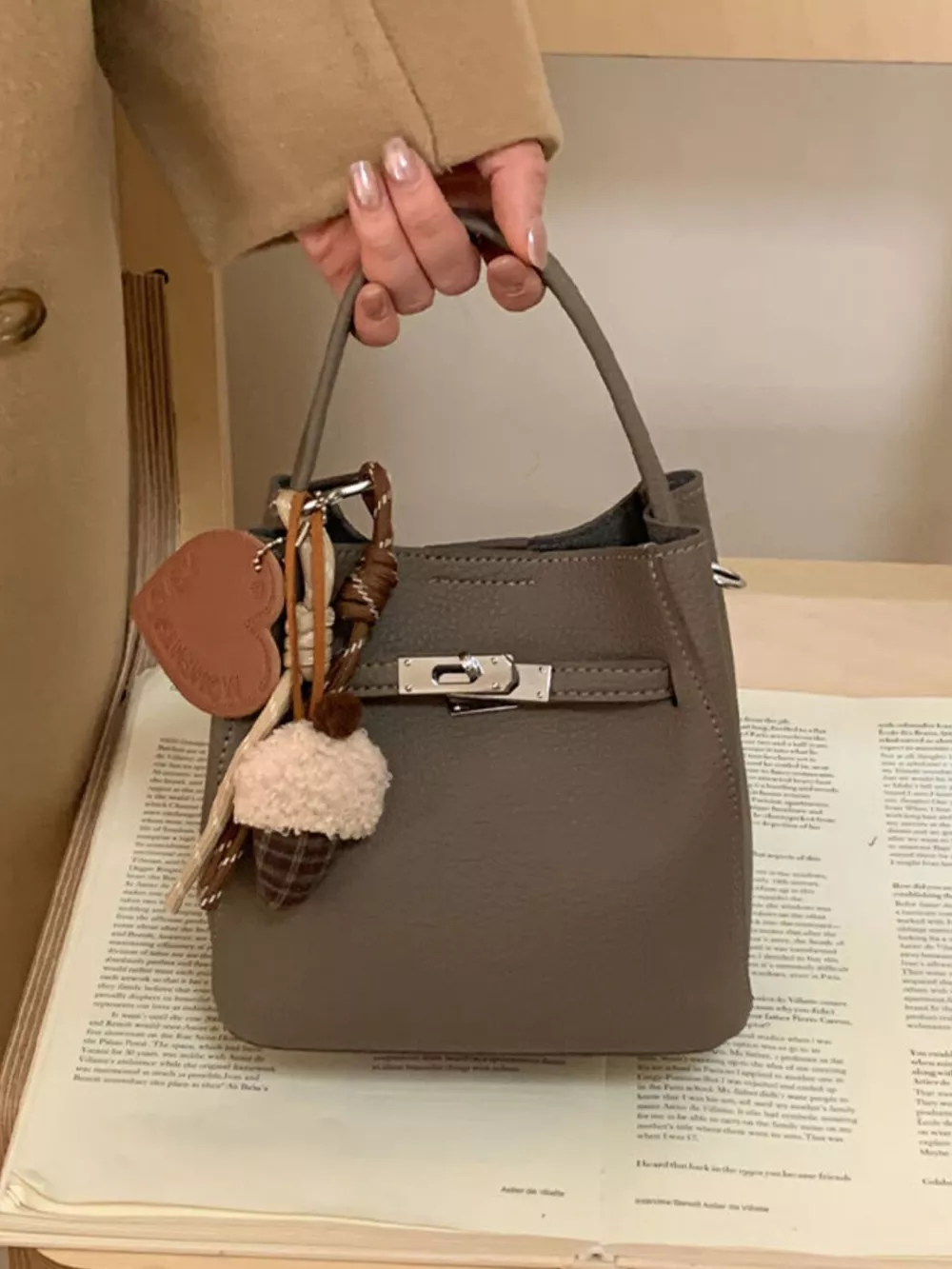 Lock Detail Crossbody Bag, image 6