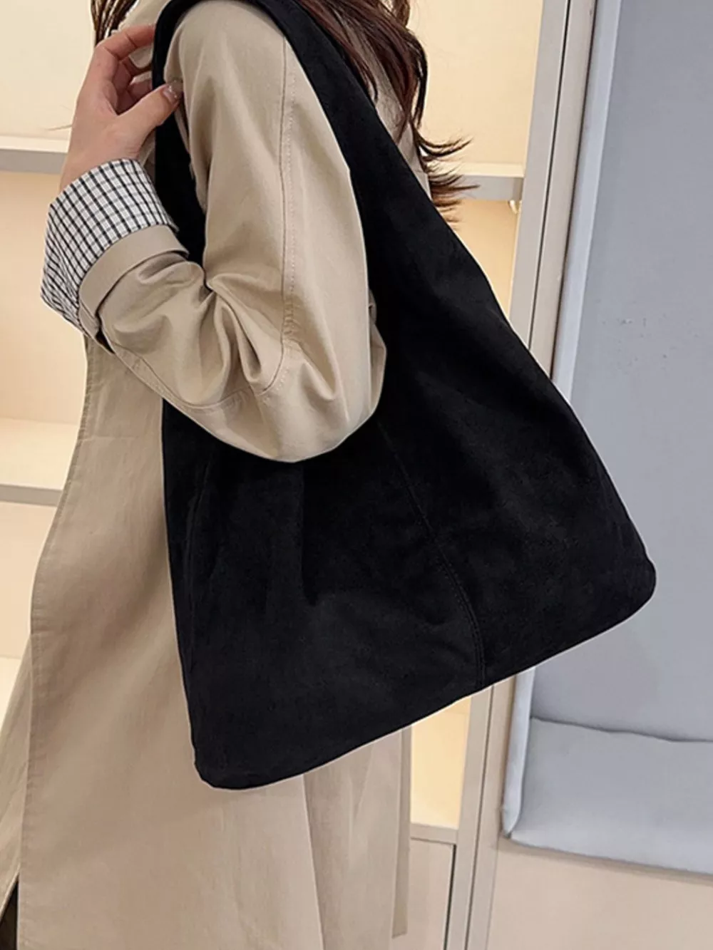 Lightweight Hobo Shoulder Bag