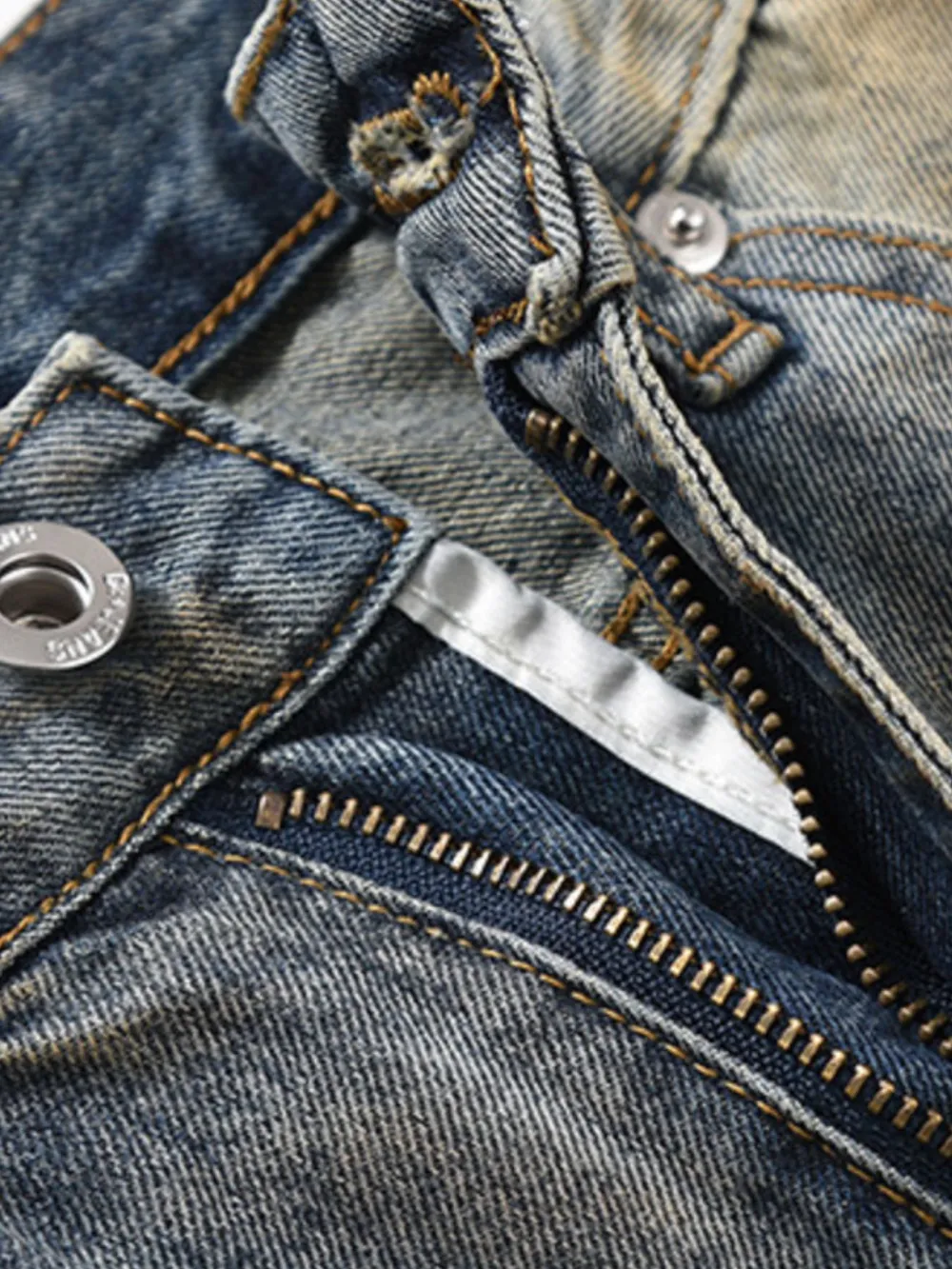 Men's Distressed Bleached Loose Fit Jeans, image 3