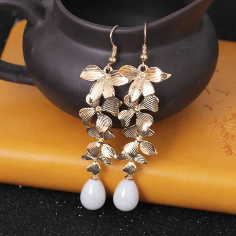 Alloy Flower Synthetic Pearl Earrings, image 4