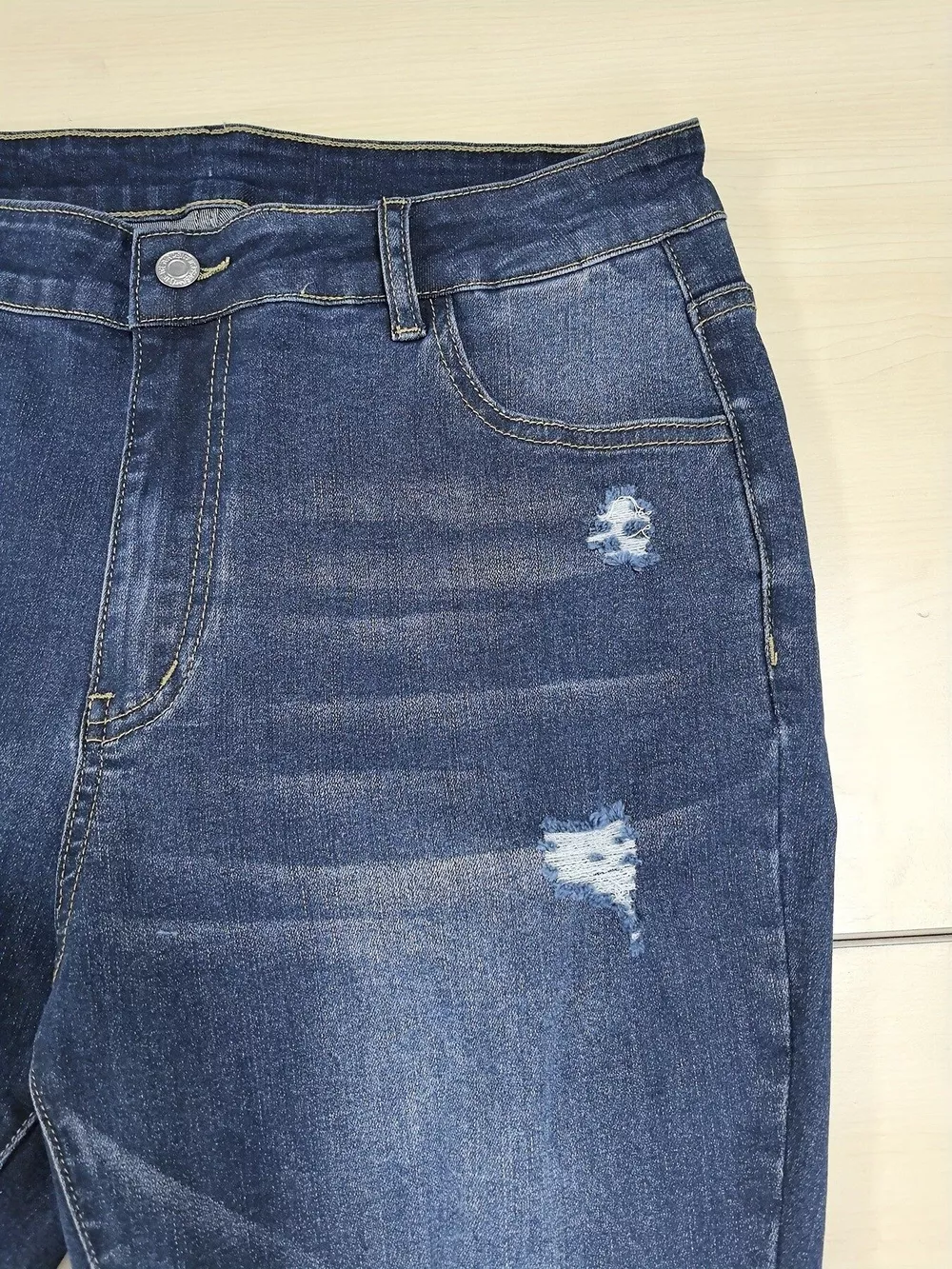 Plus Size Slim Fit Distressed Jeans, image 4