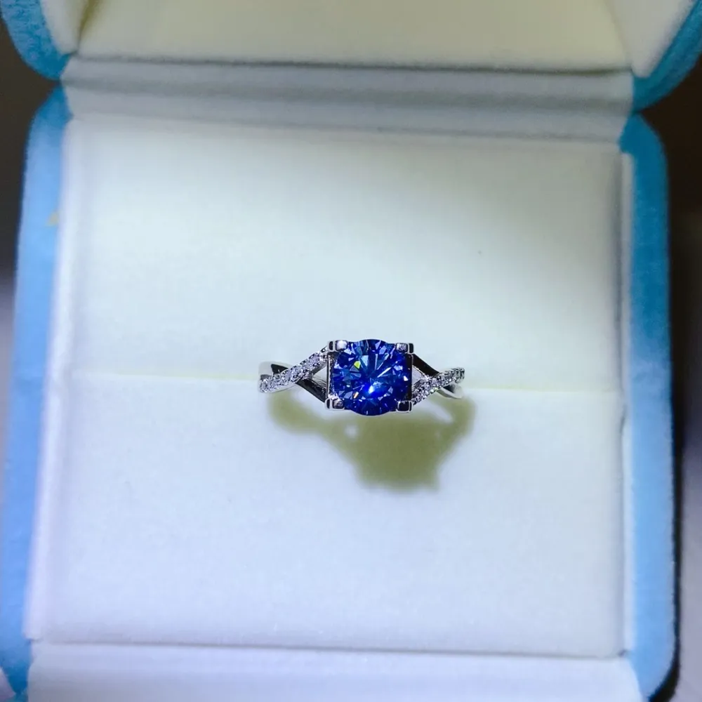 1 Carat Moissanite Crisscross 925 Sterling Silver Ring, image 4