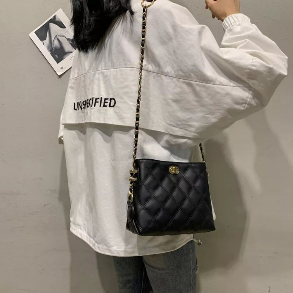 Quilted Chain Strap Crossbody Bag, image 9