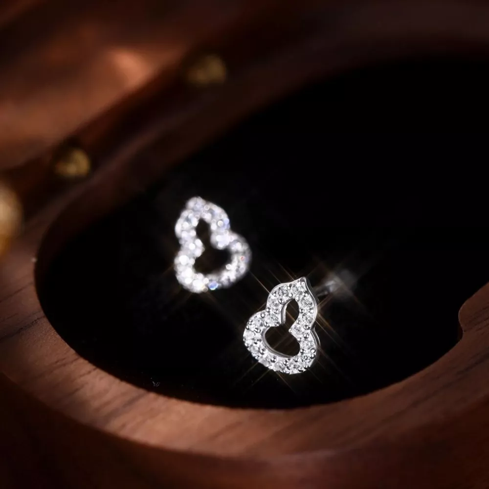Gourd Shaped Stud Earrings, image 3