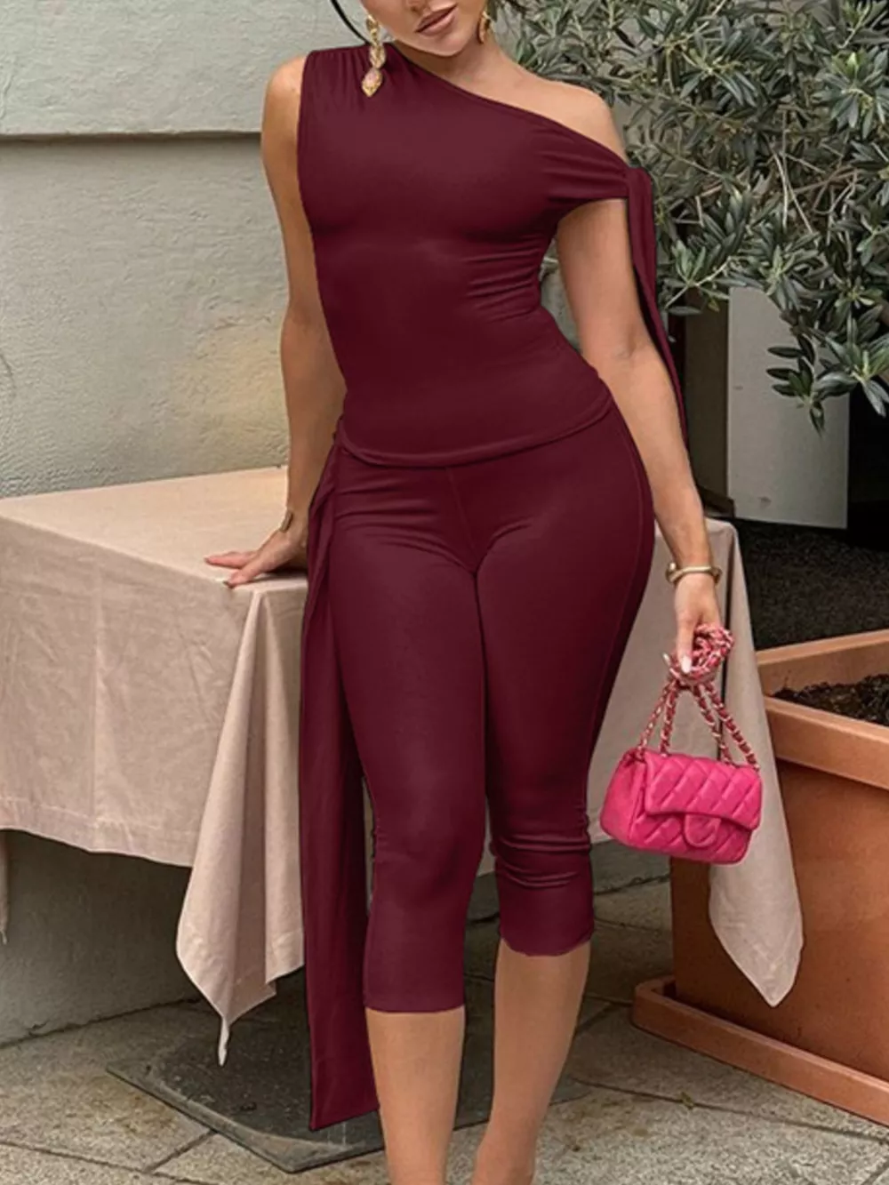Asymmetrical One-Shoulder Top and Capris Set, image 15