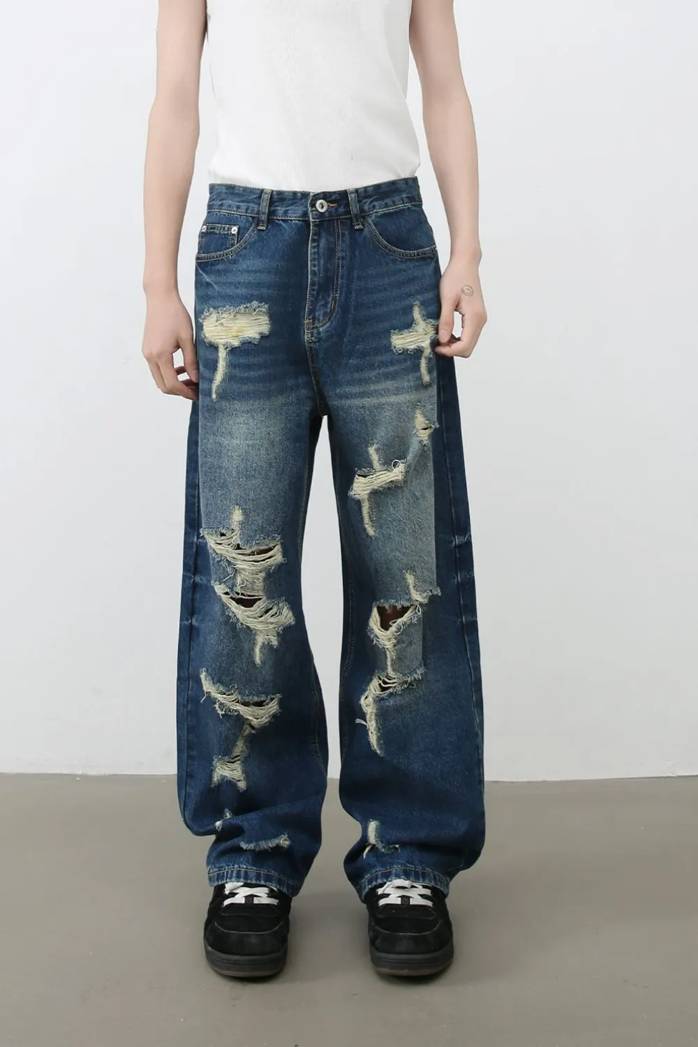 Men's Distressed Jeans with Pockets, image 3