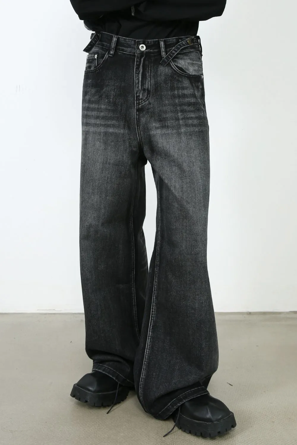 Men's Wide Leg Jeans with Pockets