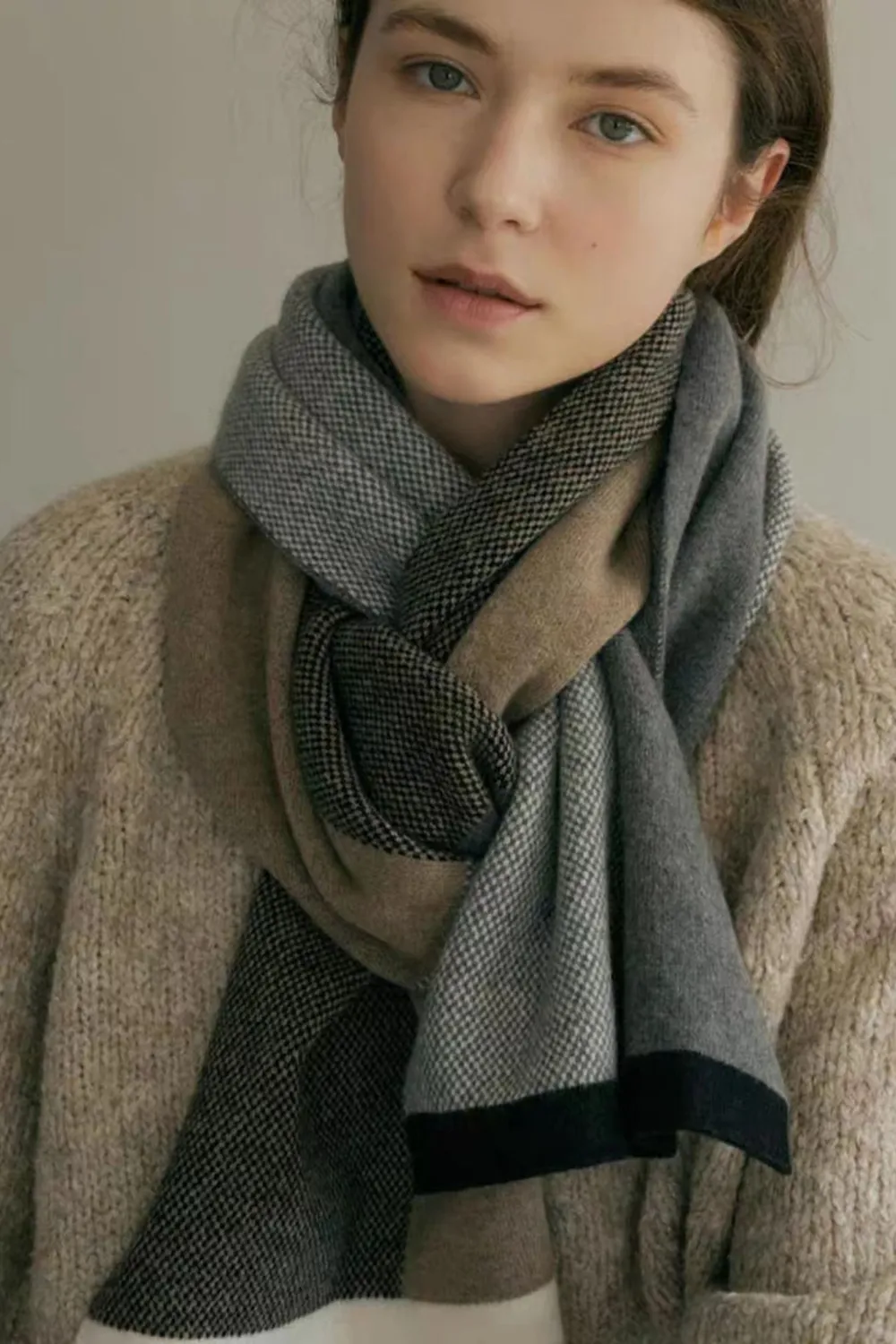 Thermal Contrast Acrylic Scarf, image 4