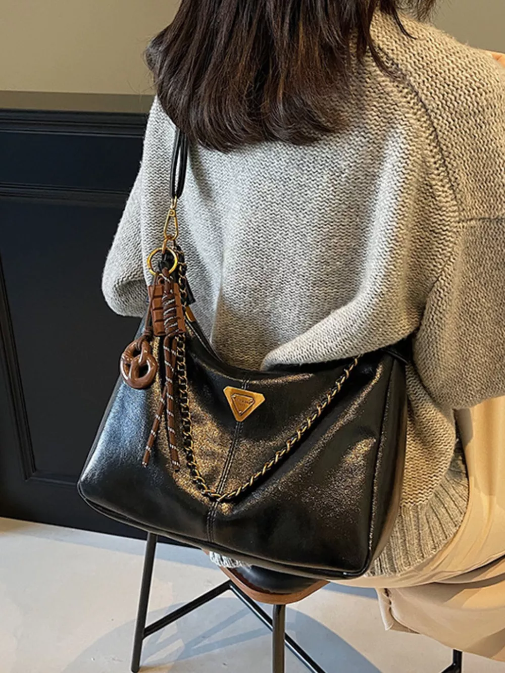 Chain Detail Crossbody Bag, image 3