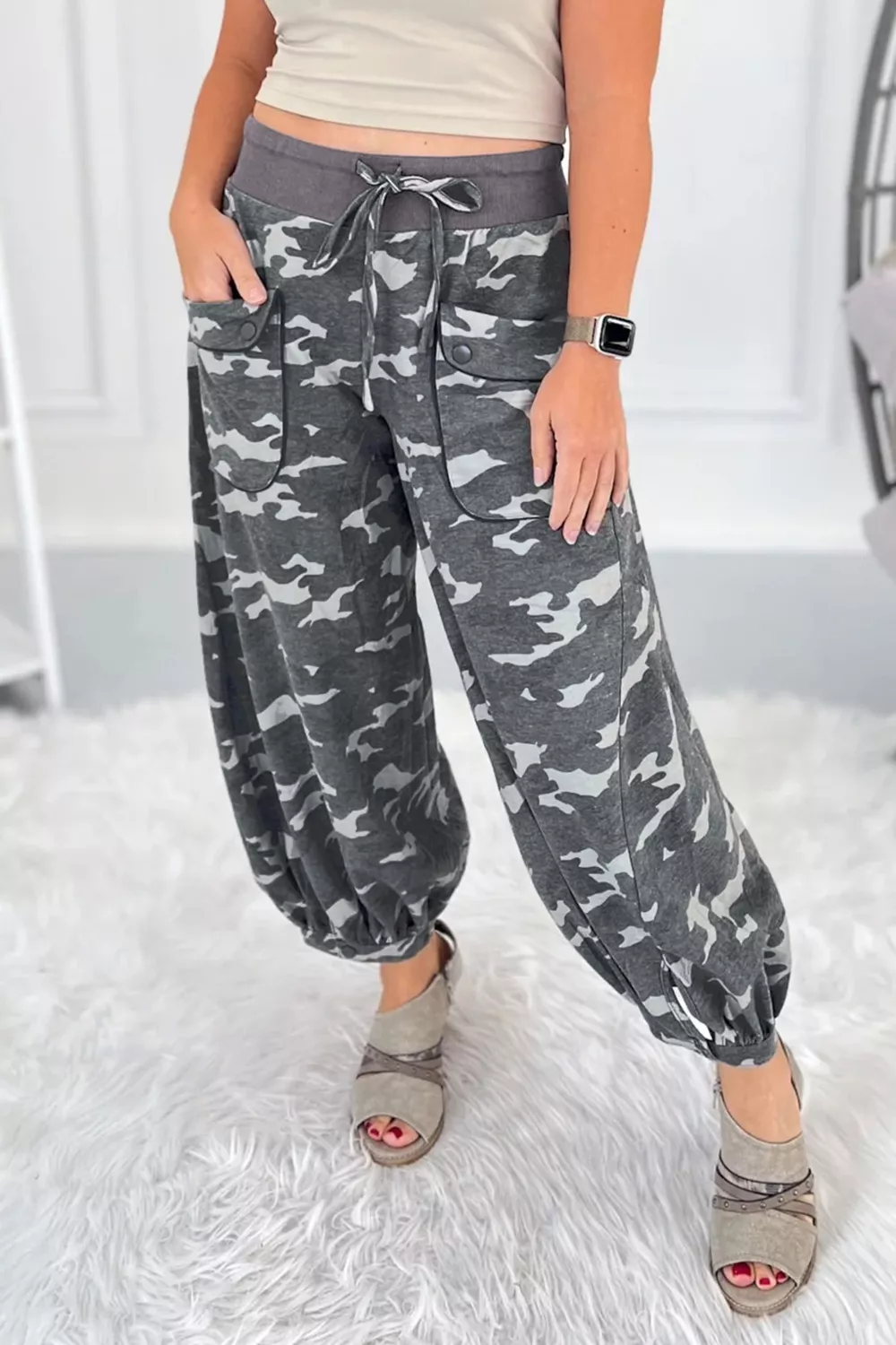 Multicolour Drawstring Contrast Waistband Camouflage Cargo Barrel Pants, image 5