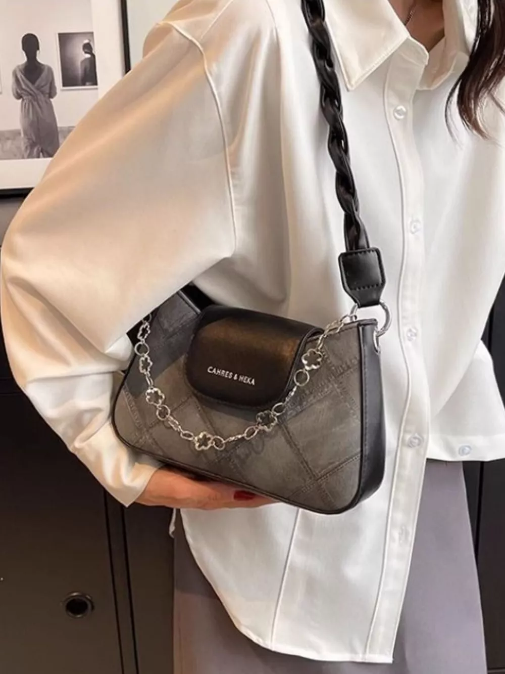 Chain Decor Leather Shoulder Bag