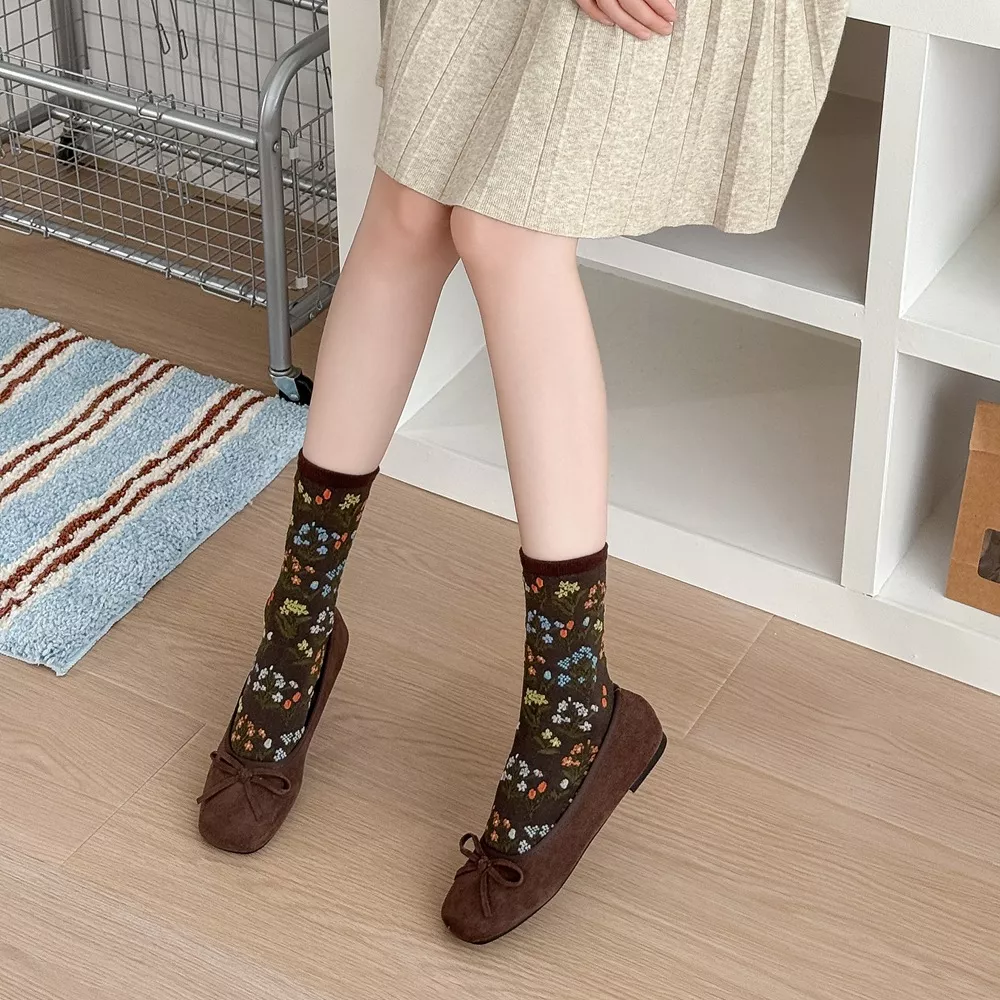 5 Pair Vintage Floral Embroidered Crew Socks, image 16