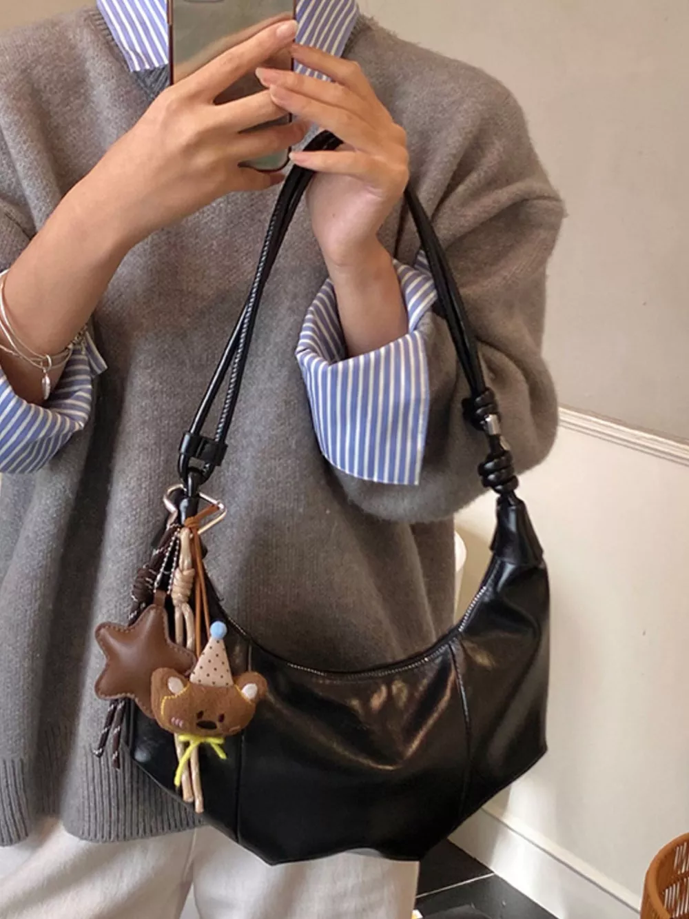 Crescent-Shaped Leather Shoulder Bag, image 7