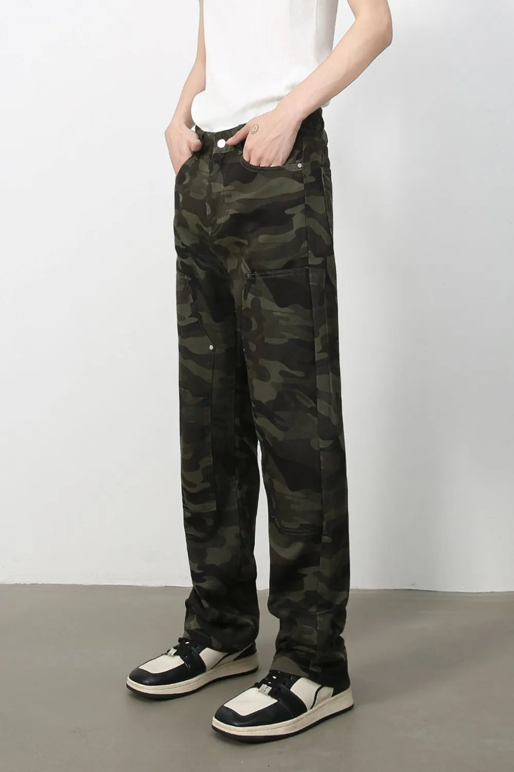 Men's Camouflage Straight Leg Cargo Jeans, image 3