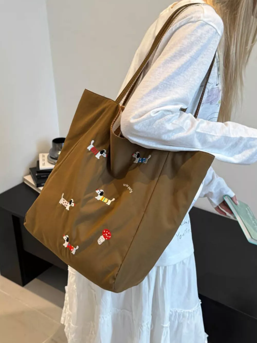 Embroidered Dachshund Shoulder Bag, image 3