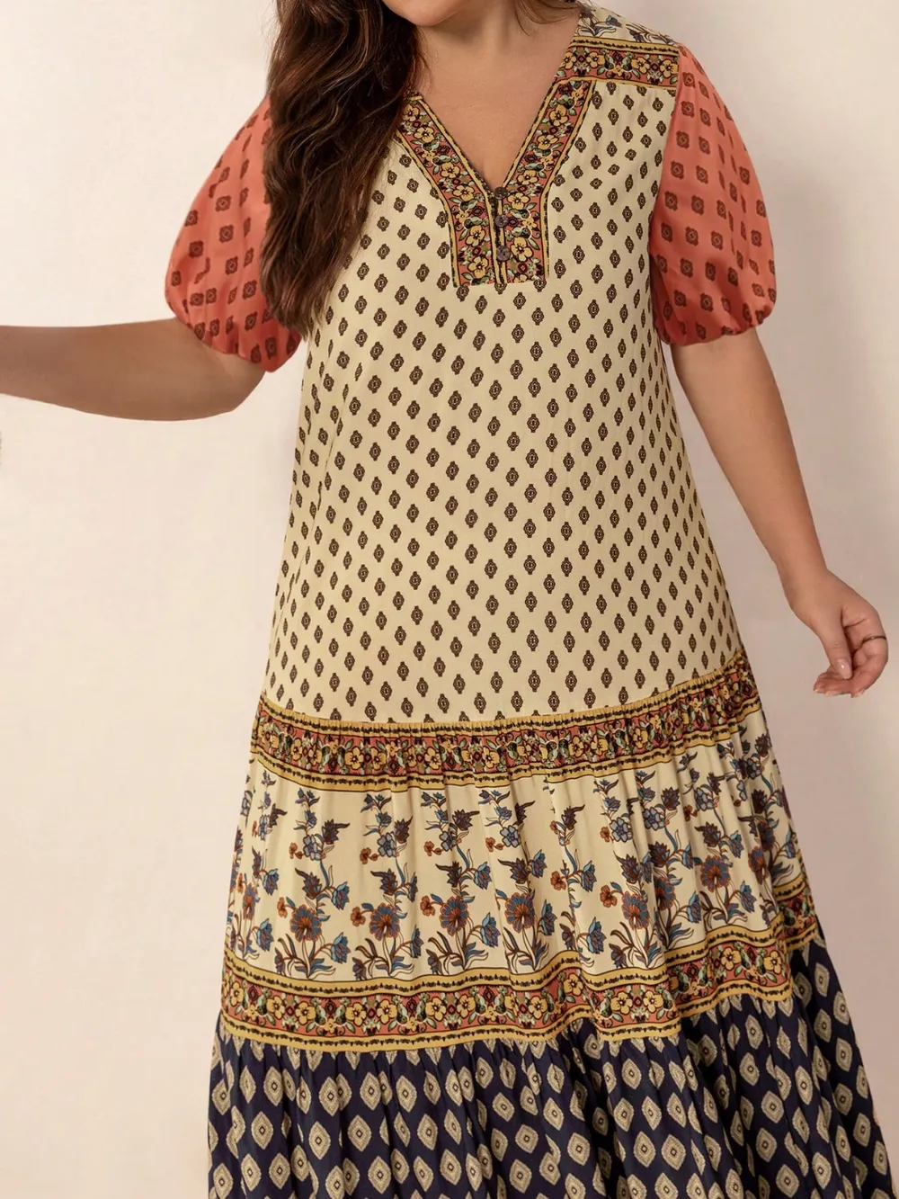 Plus Size Ruched Printed Short Sleeve Midi Dress, image 5