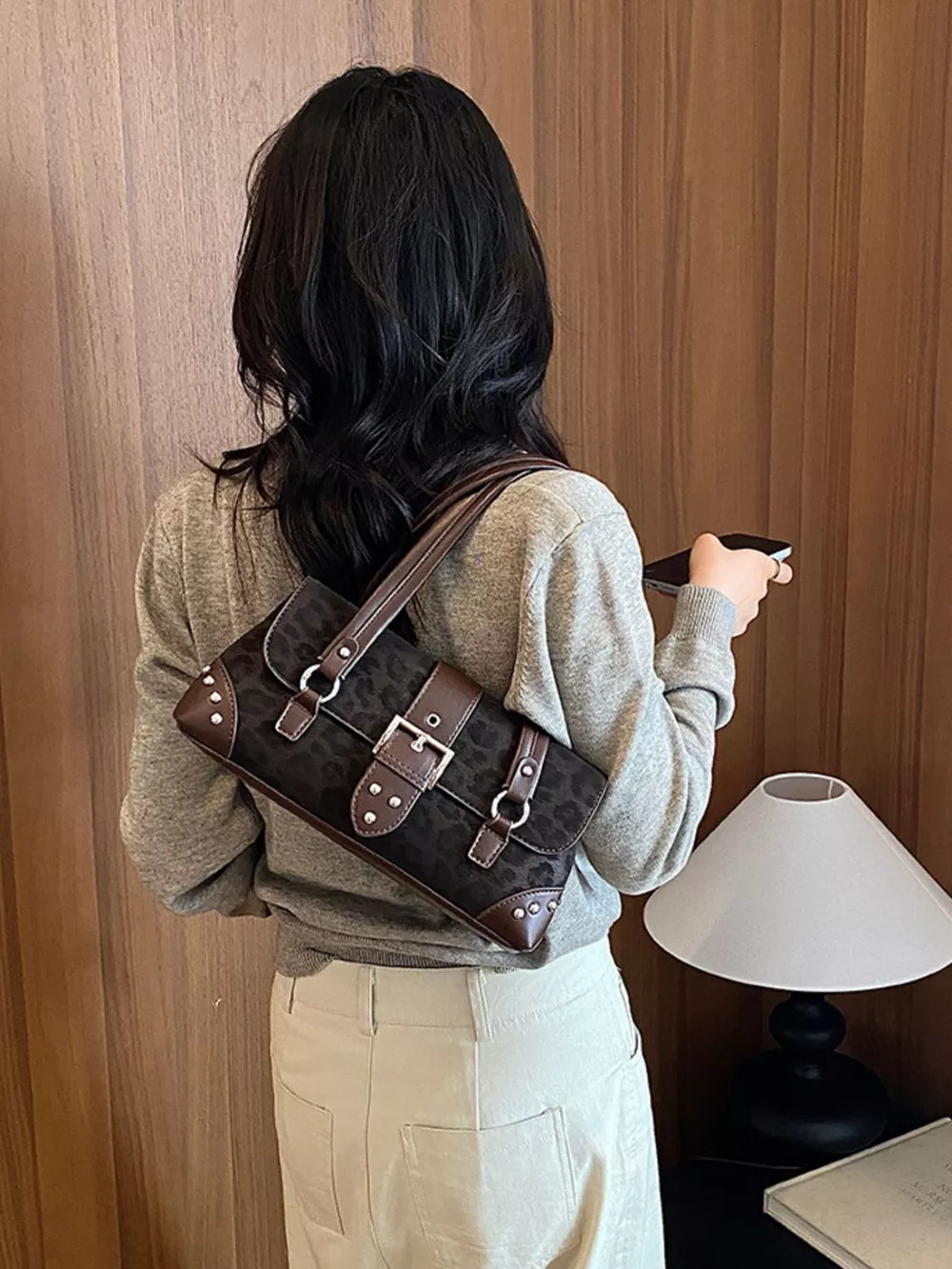 Leopard Buckle Detail Shoulder Bag, image 11