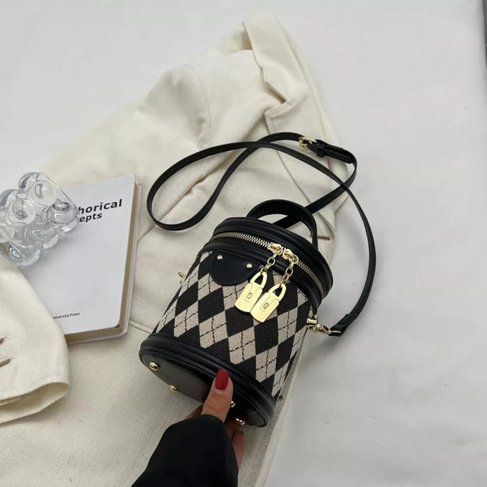 Diamond Pattern Bucket Crossbody Bag, image 4