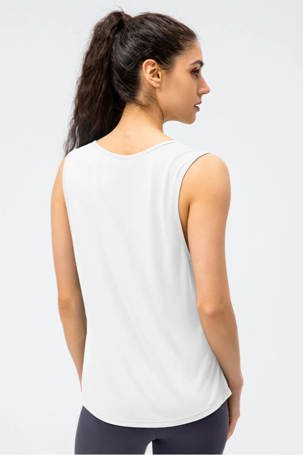 Cutout Reversible Active Tank, image 11