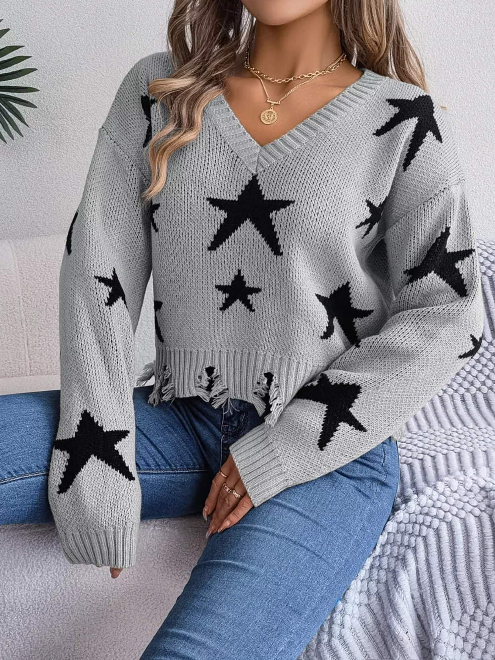 Star Pattern V-Neck Distressed Sweater, image 17