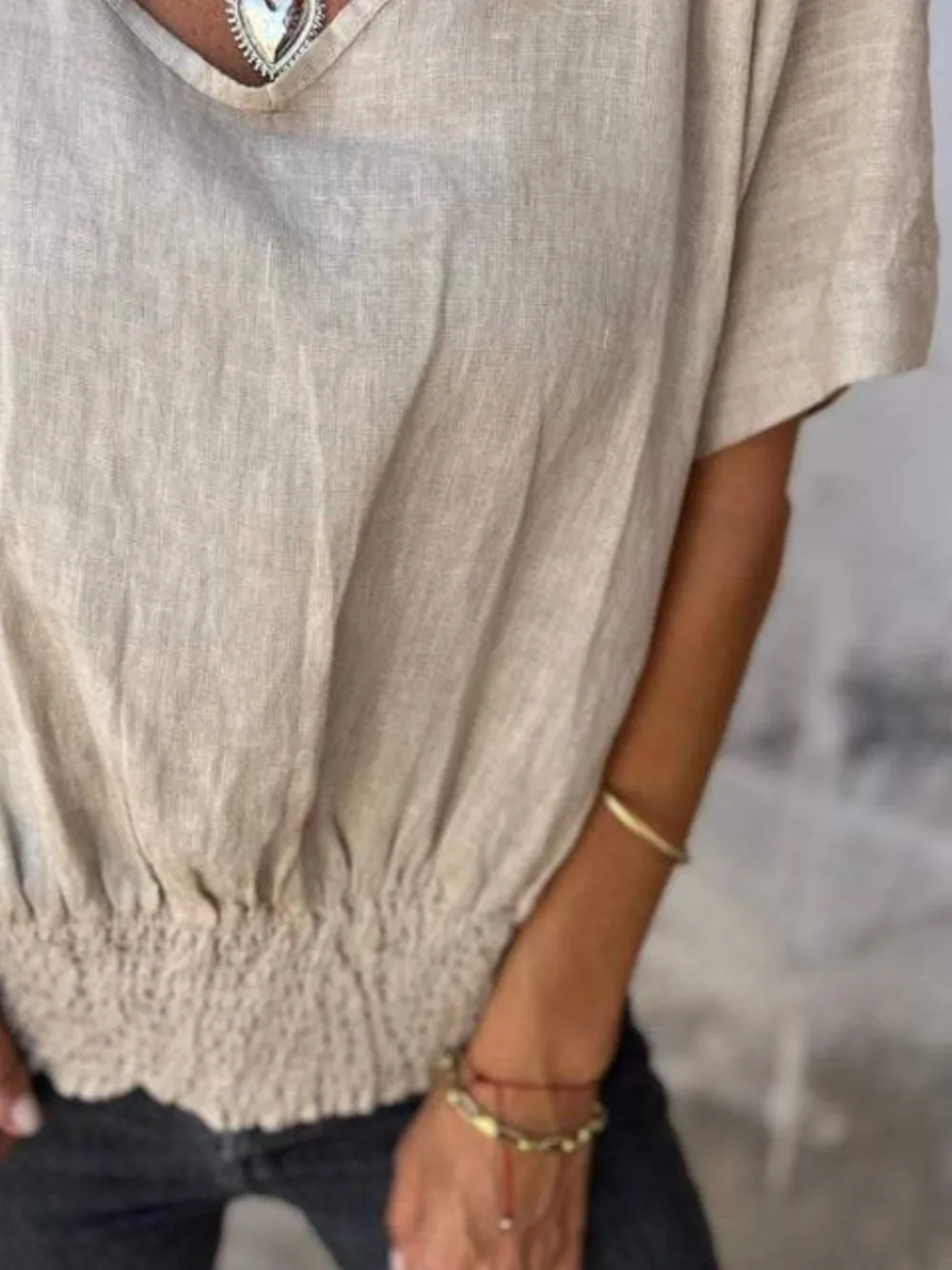 Full Size Smocked Hem V-Neck Relaxed Fit T-Shirt Plus Size, image 9
