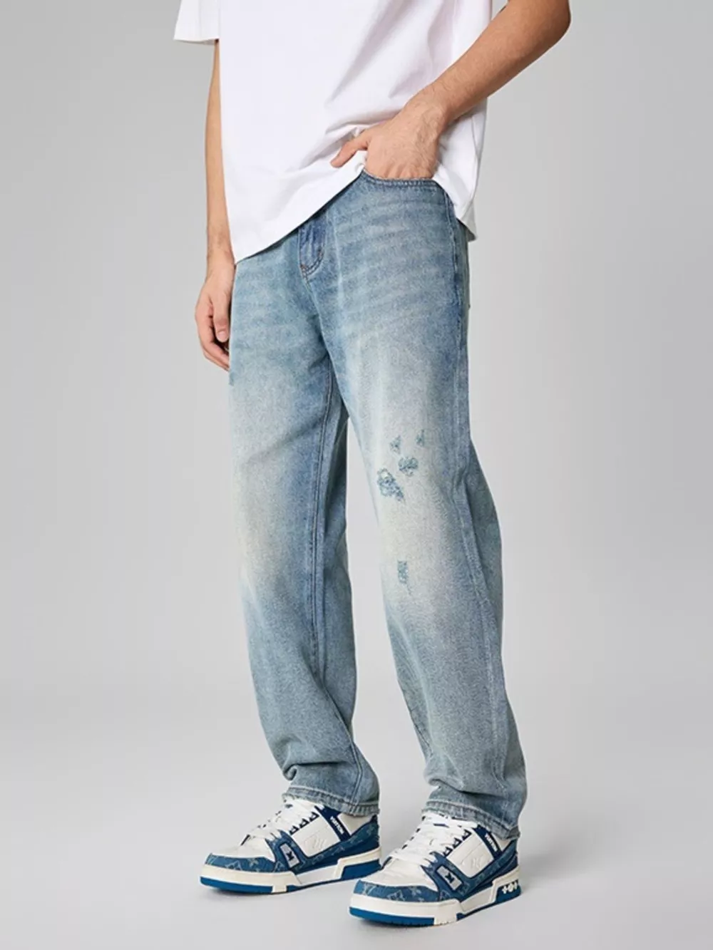 Men's Distressed Relaxed Fit Jeans, image 2