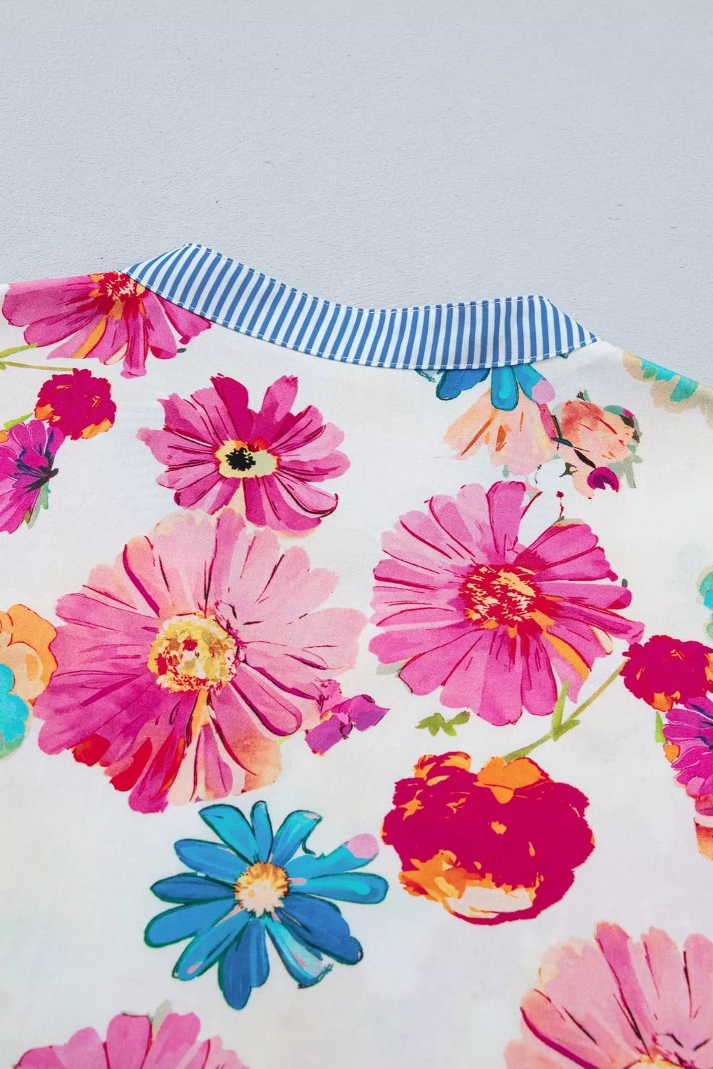 Floral Print Short Puff Sleeve Striped Trim V Neck Blouse, image 6