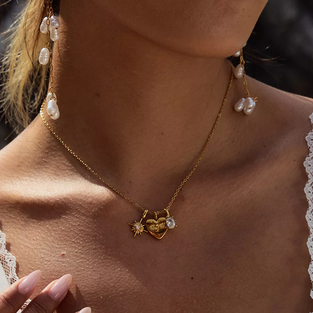 18K Gold-Plated 'Mom' Heart Necklace, image 10