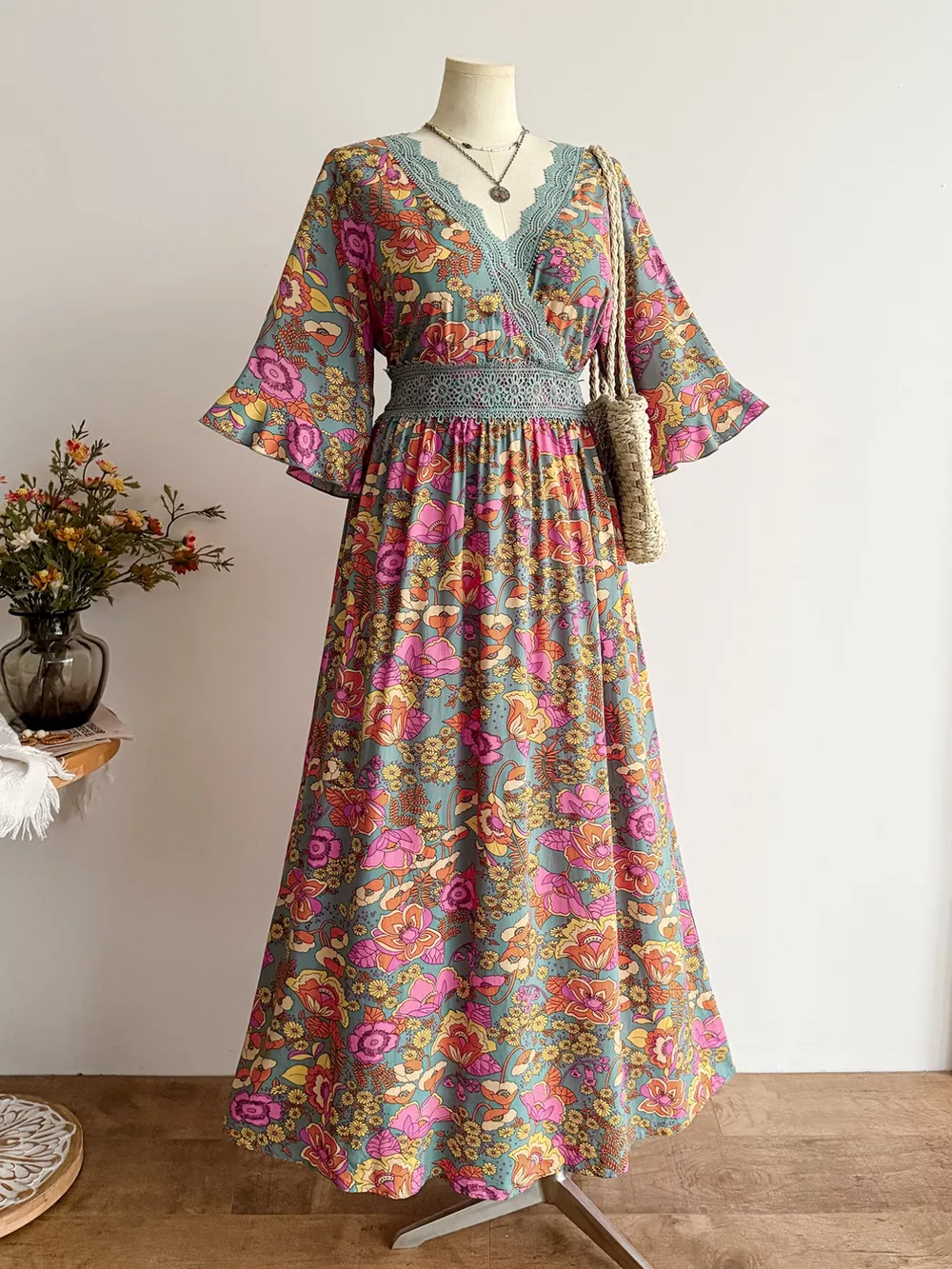 Plus Size Lace Detail Floral Surplice Dress, image 2